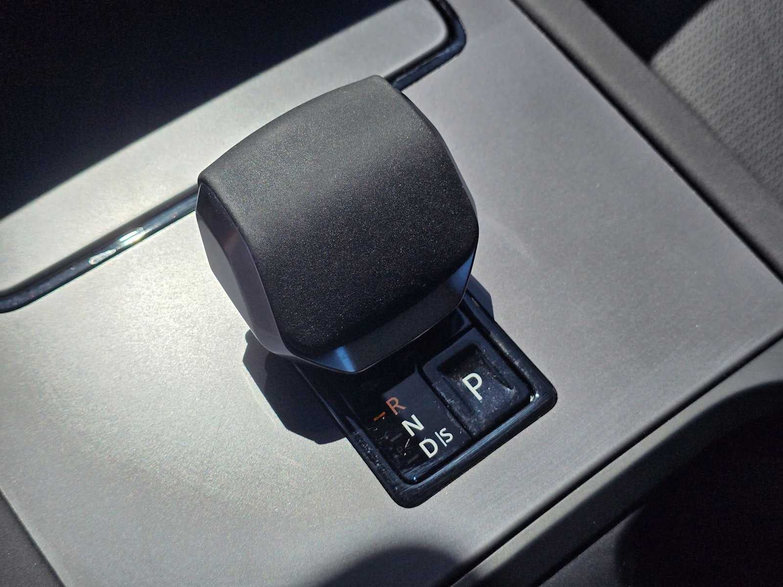 2025 Land Rover Discovery Sport S