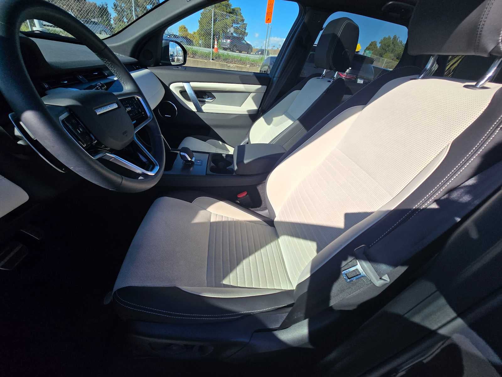 2025 Land Rover Discovery Sport Dynamic SE