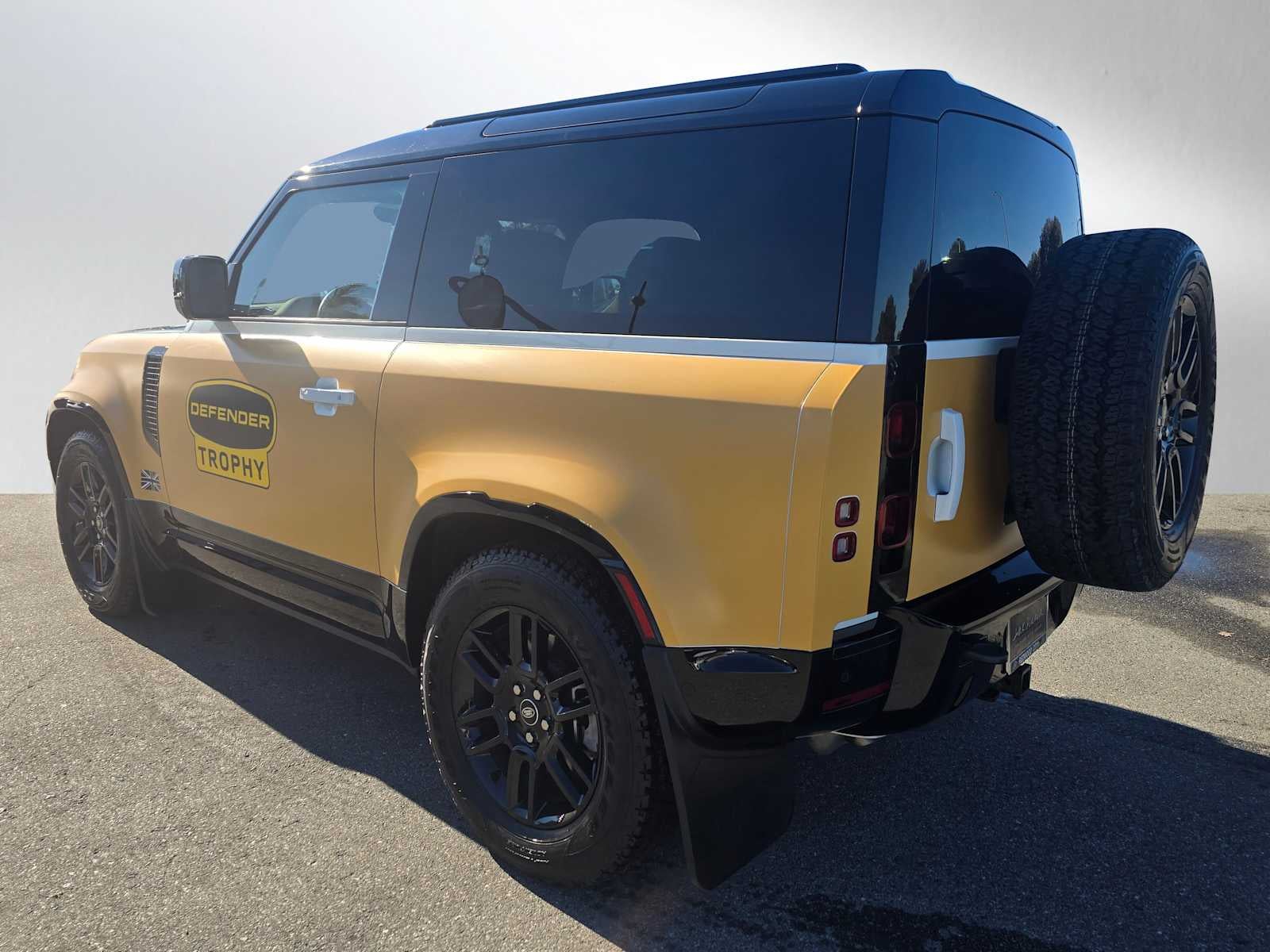 2023 Land Rover Defender X-Dynamic SE 90 AWD