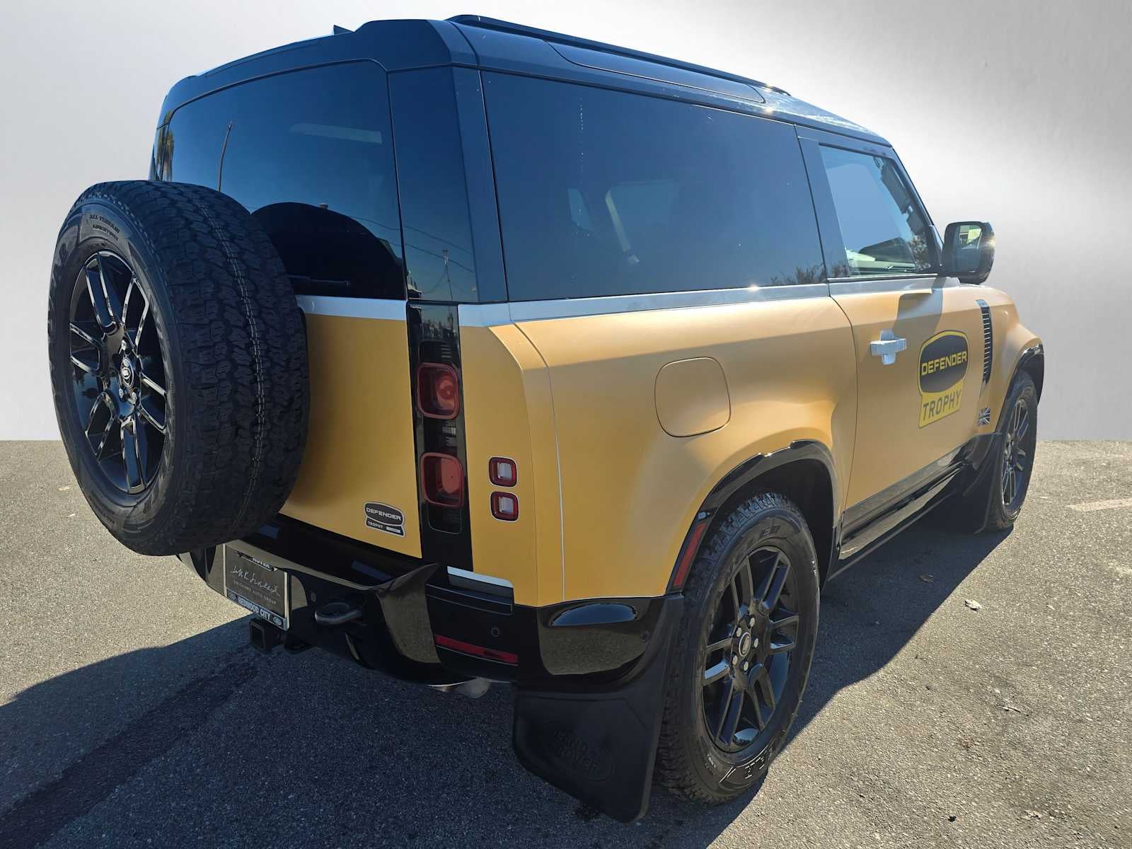 2023 Land Rover Defender X-Dynamic SE 90 AWD