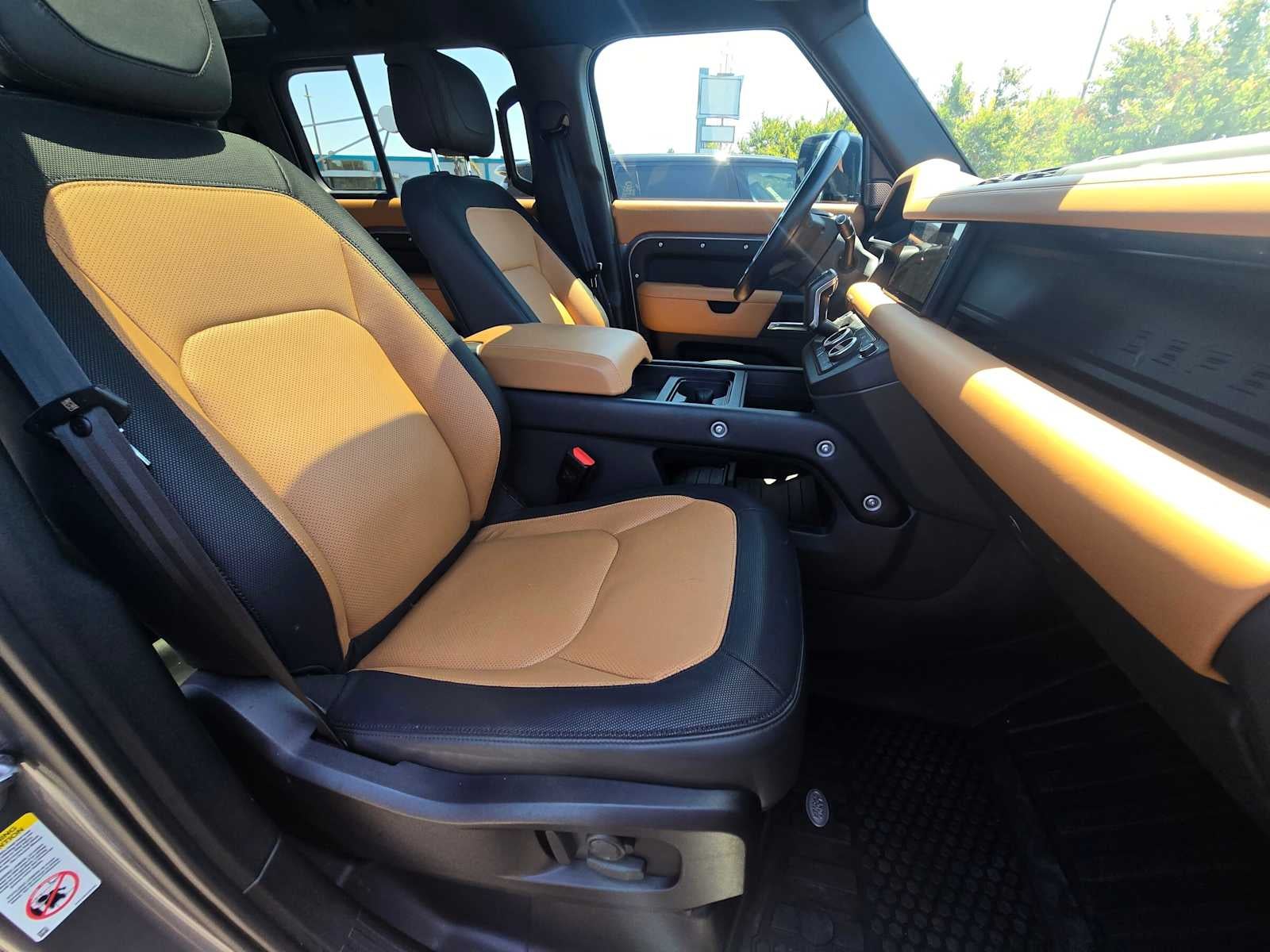 2024 Land Rover Defender X-Dynamic SE 110 P400