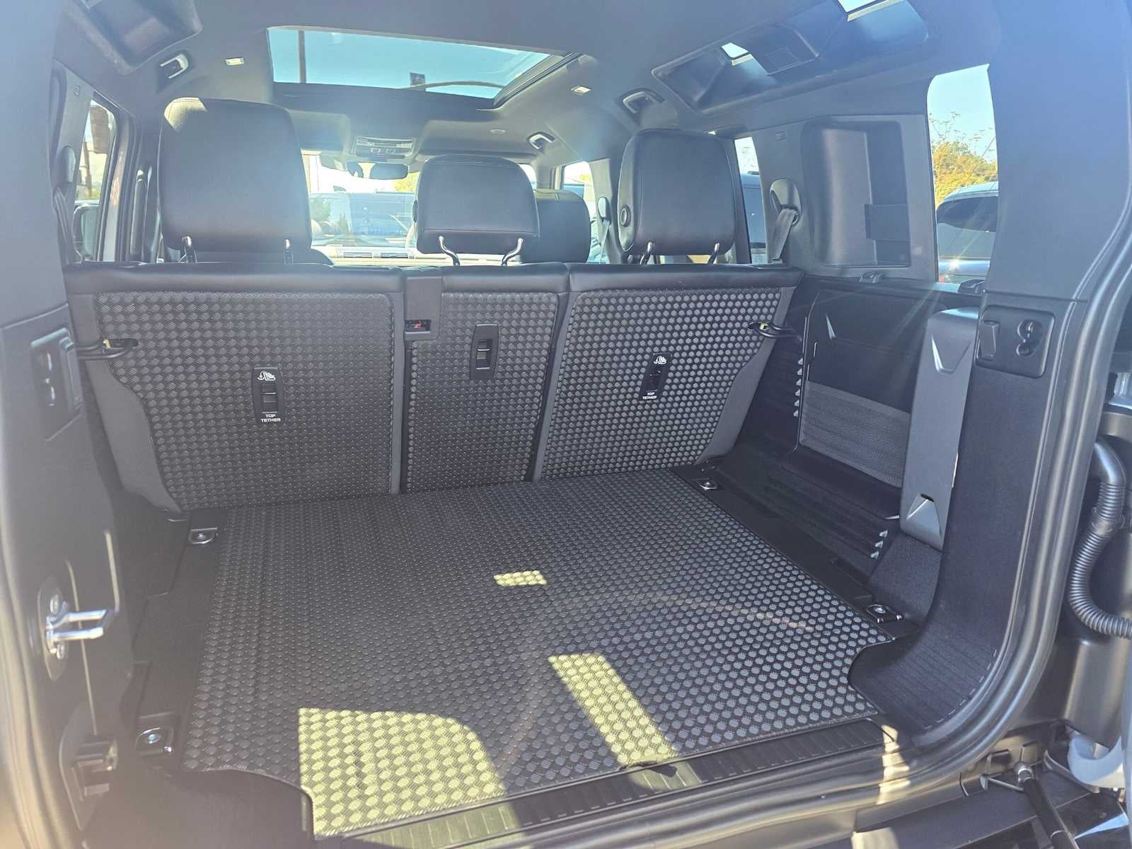 2023 Land Rover Defender X-Dynamic SE 110 AWD