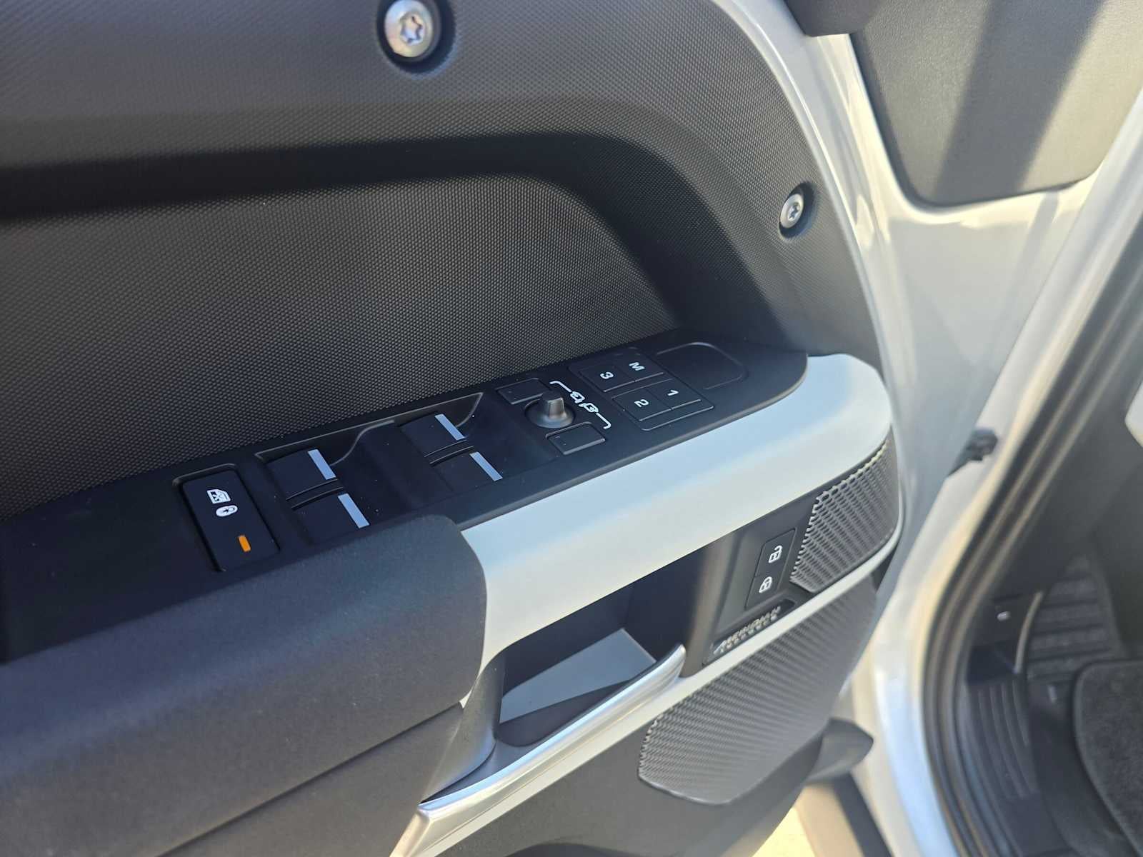 2023 Land Rover Defender X-Dynamic SE 110 AWD