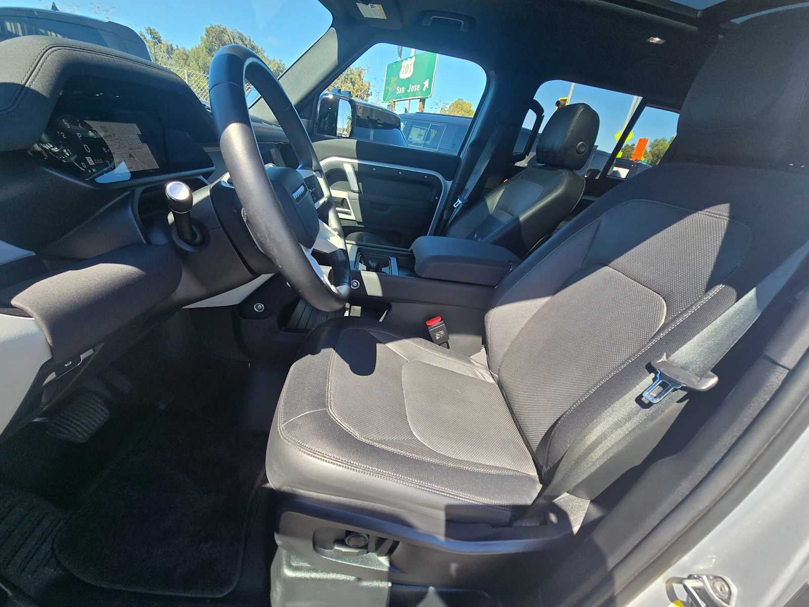 2023 Land Rover Defender X-Dynamic SE 110 AWD