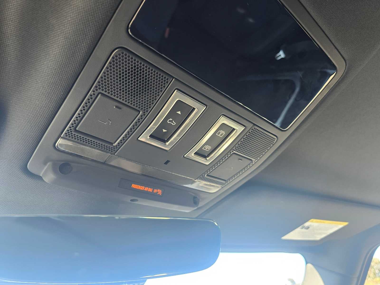 2023 Land Rover Defender X-Dynamic SE 110 AWD