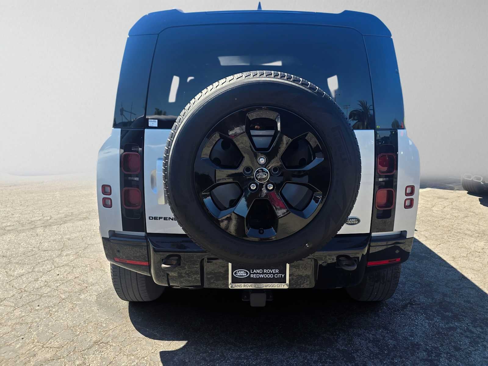 2023 Land Rover Defender X-Dynamic SE 110 AWD