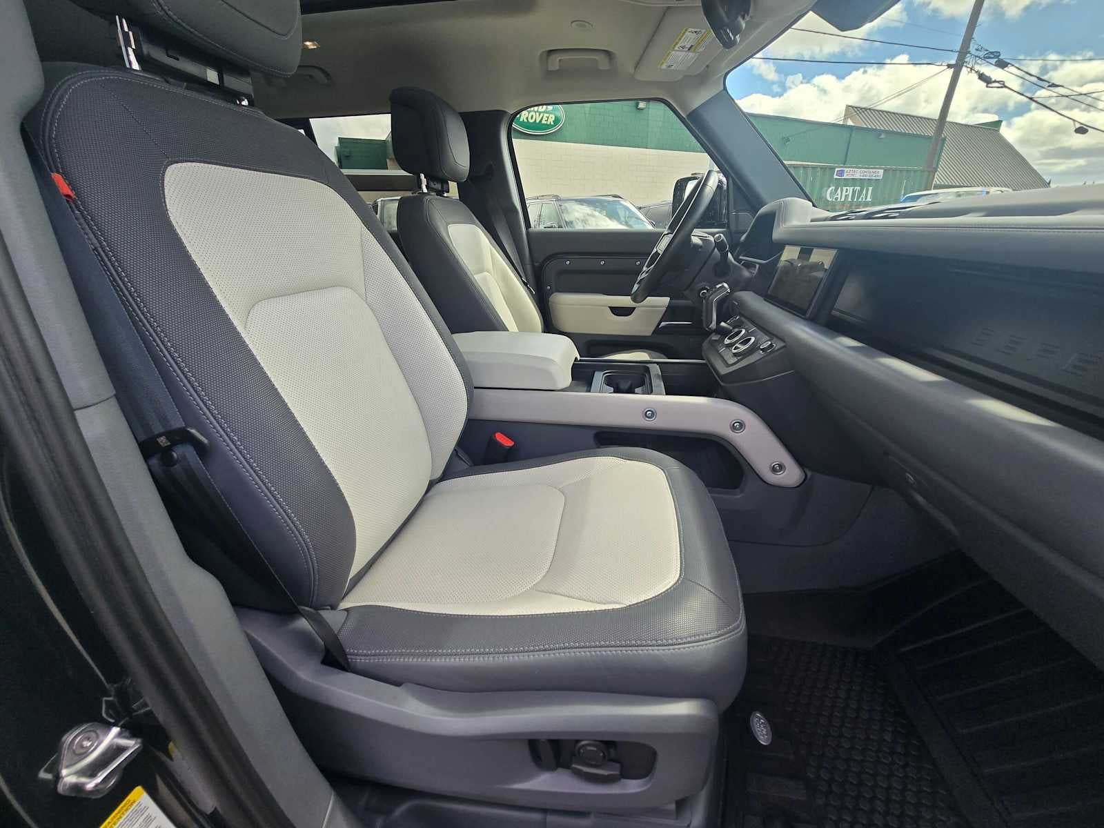 2024 Land Rover Defender X-Dynamic SE 110 P400