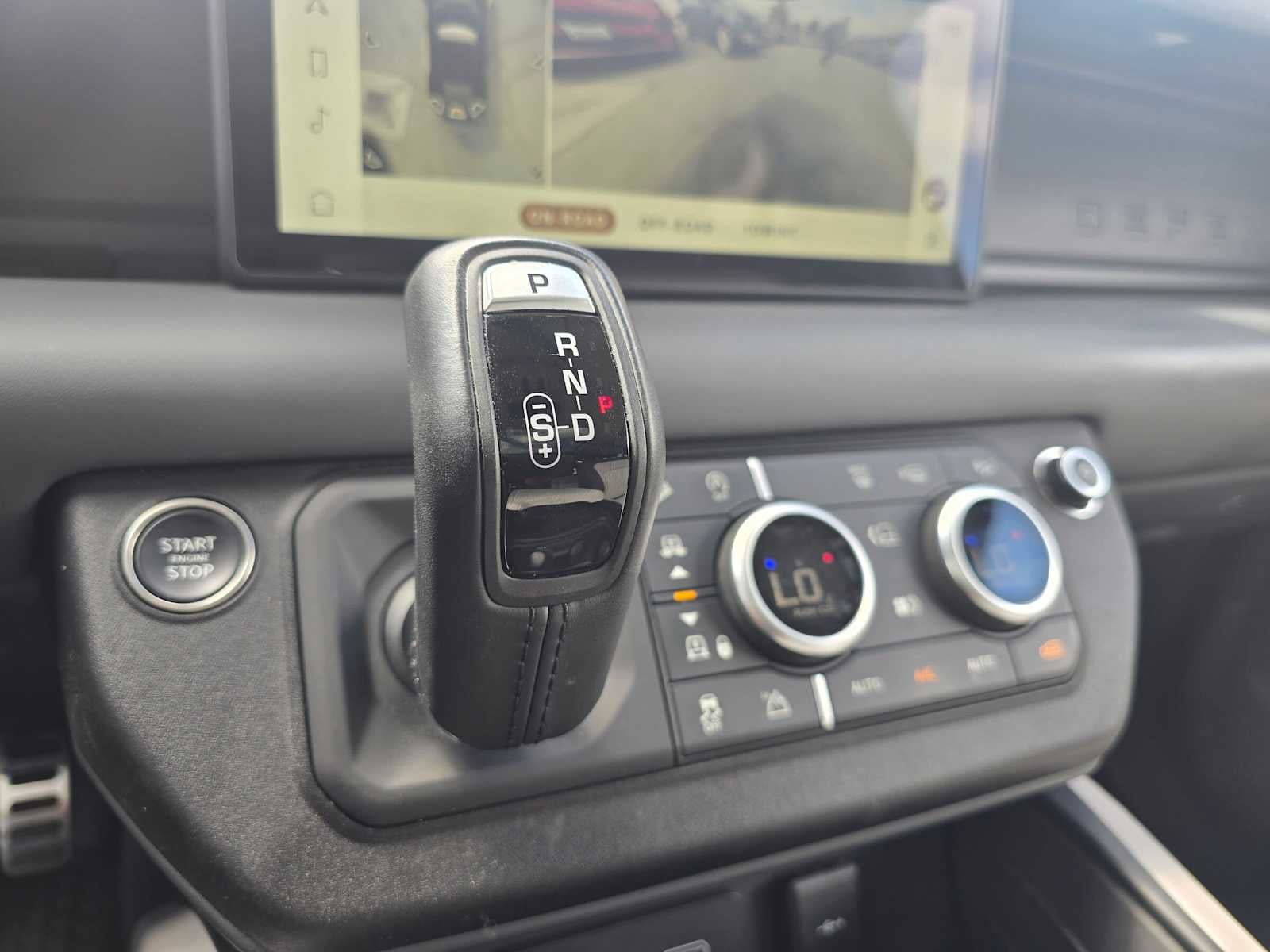 2024 Land Rover Defender X-Dynamic SE 110 P400