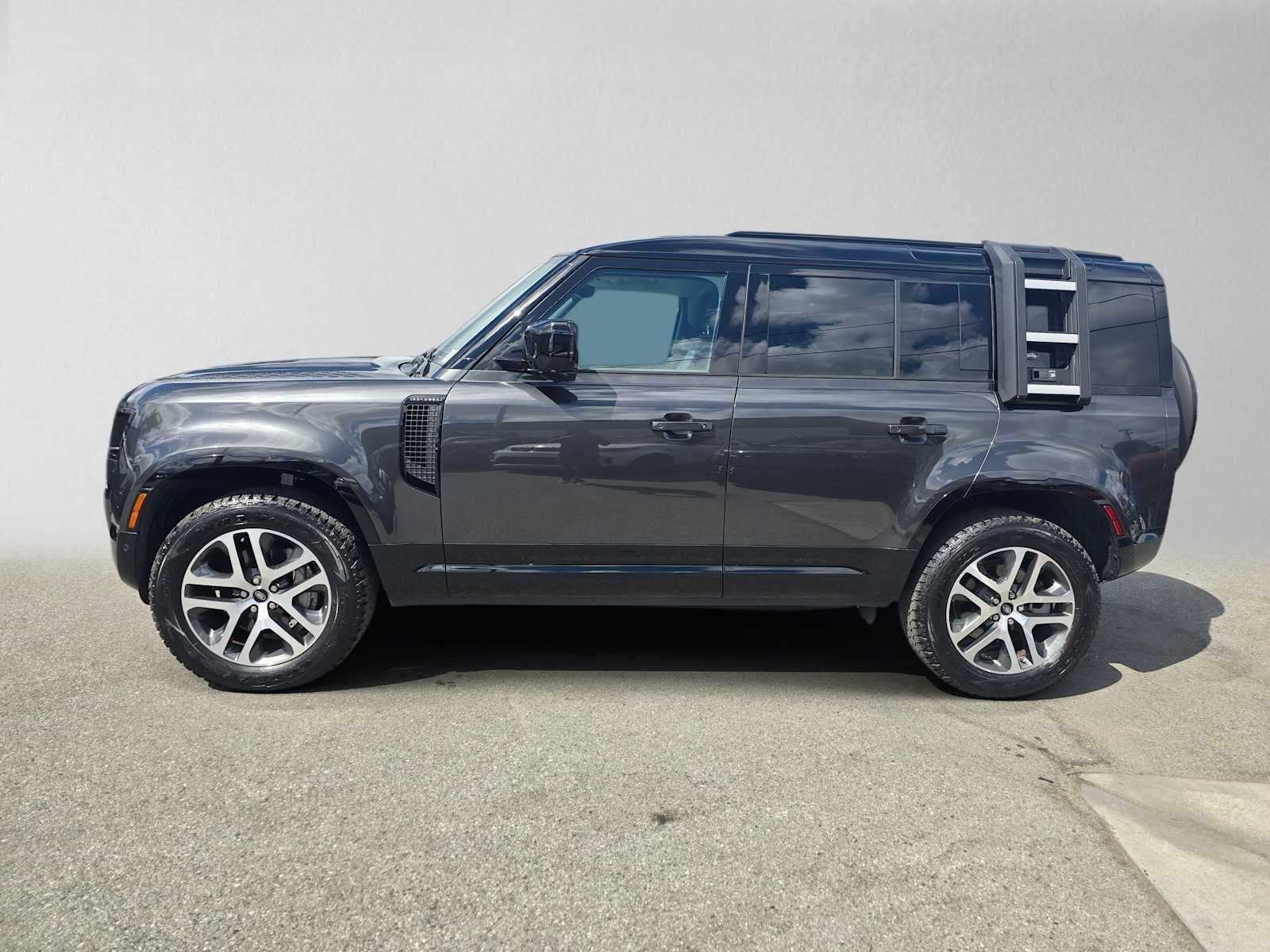 2024 Land Rover Defender X-Dynamic SE 110 P400