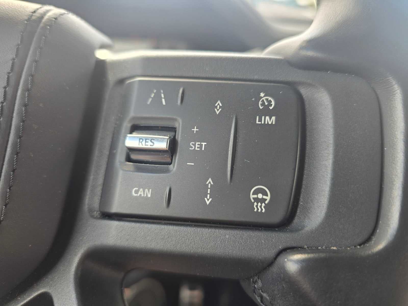 2024 Land Rover Defender X-Dynamic SE 110 P400