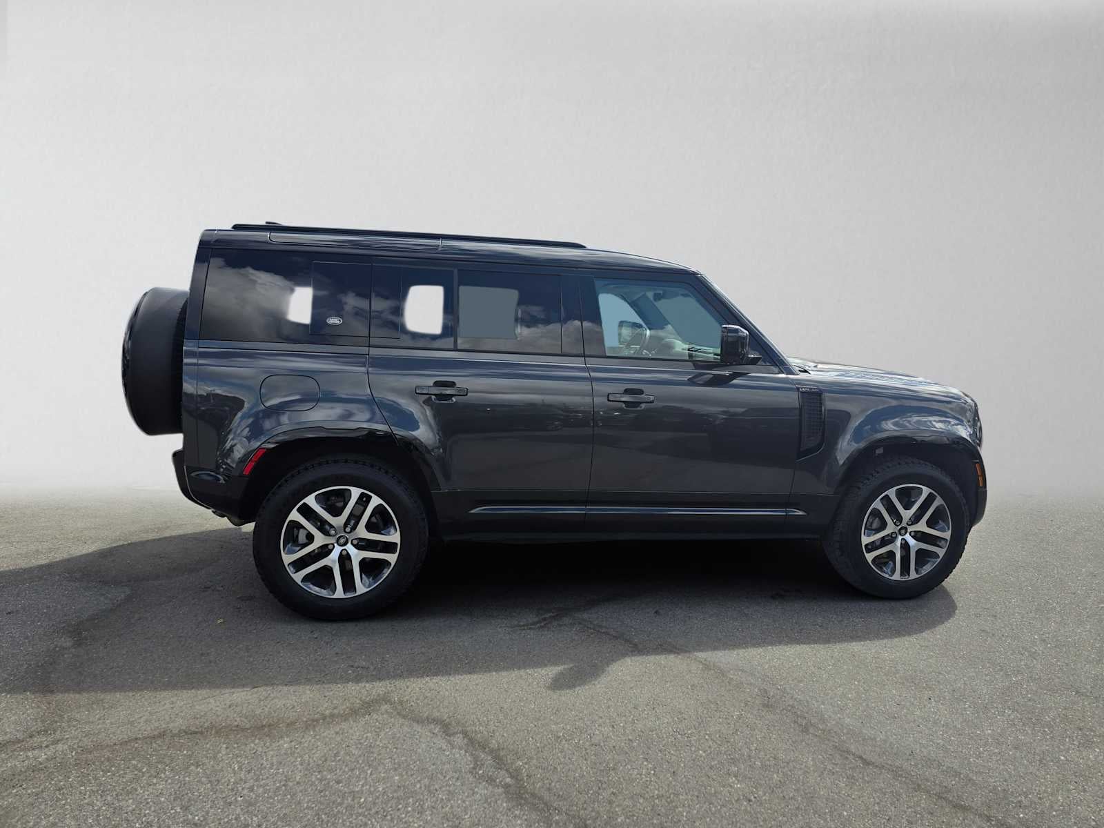 2024 Land Rover Defender X-Dynamic SE 110 P400