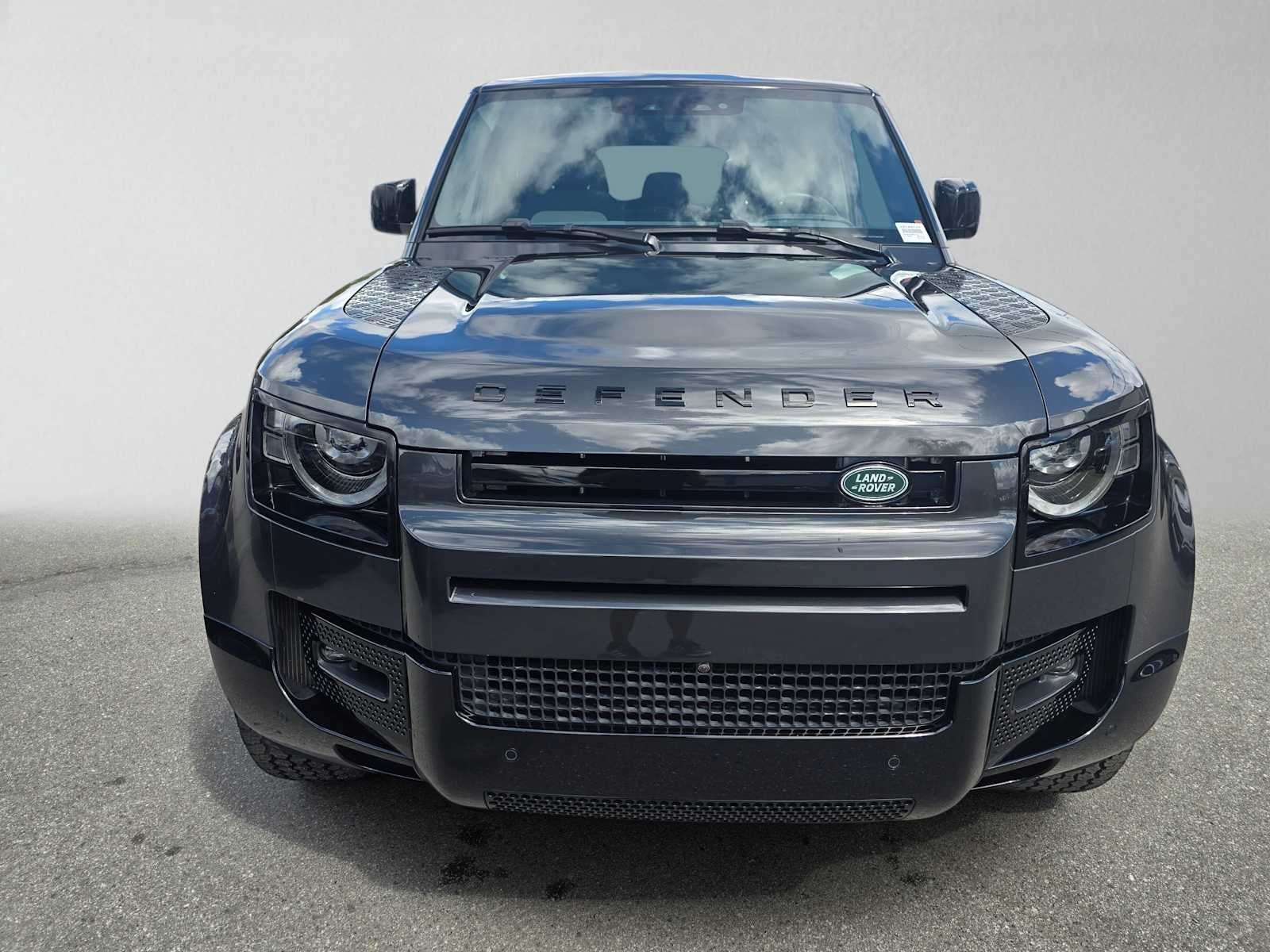 2024 Land Rover Defender X-Dynamic SE 110 P400