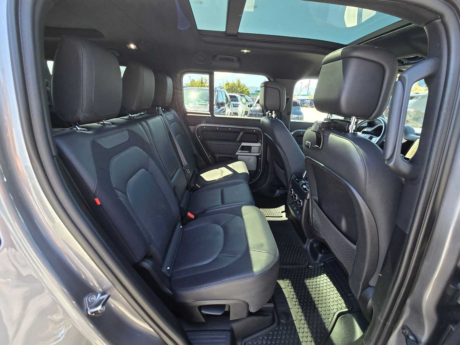 2024 Land Rover Defender X-Dynamic SE 130 P400