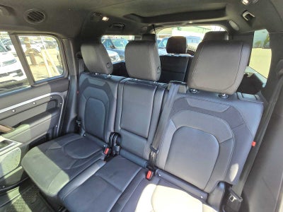 2024 Land Rover Defender X-Dynamic SE 130 P400