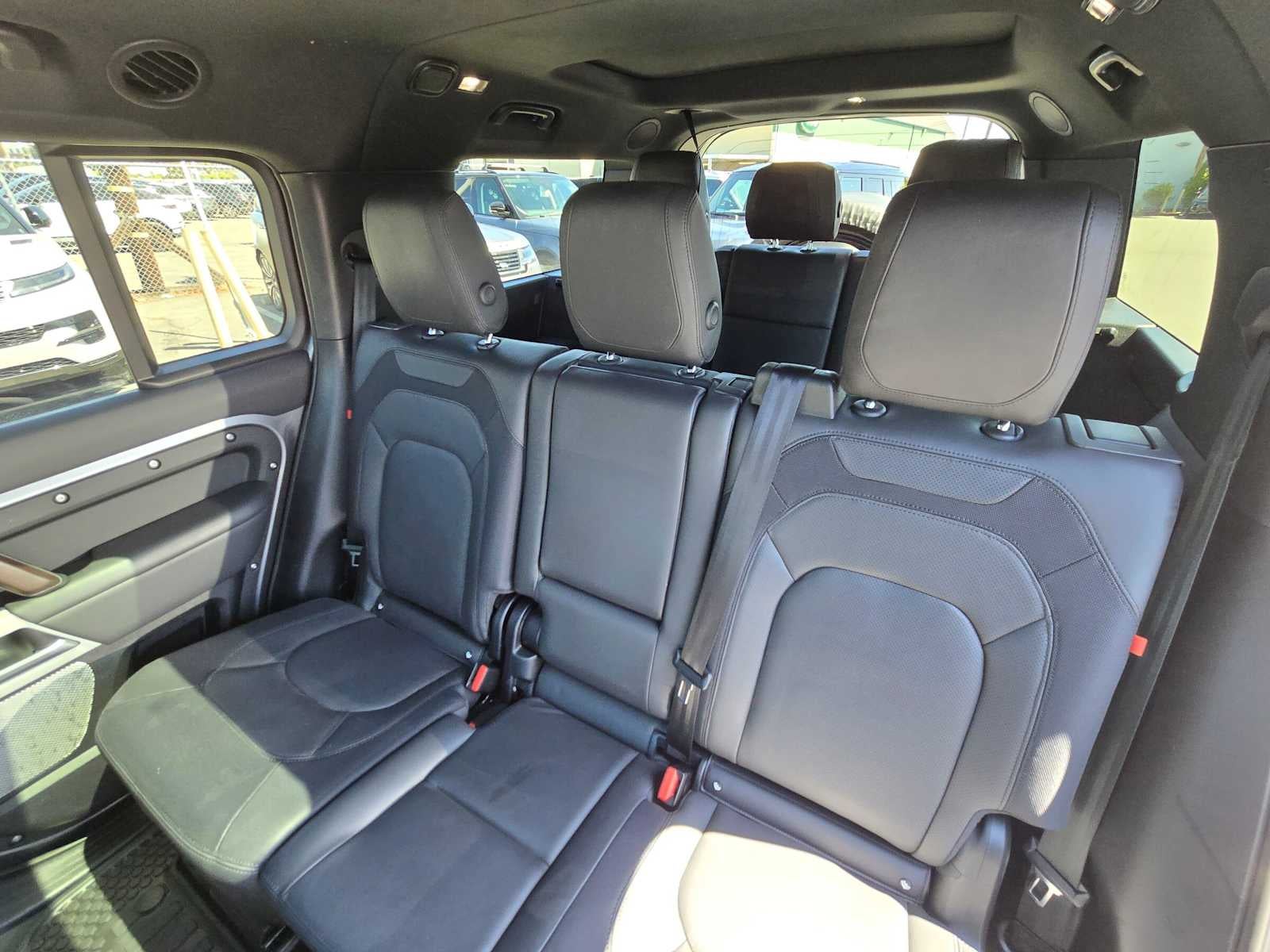 2024 Land Rover Defender X-Dynamic SE 130 P400