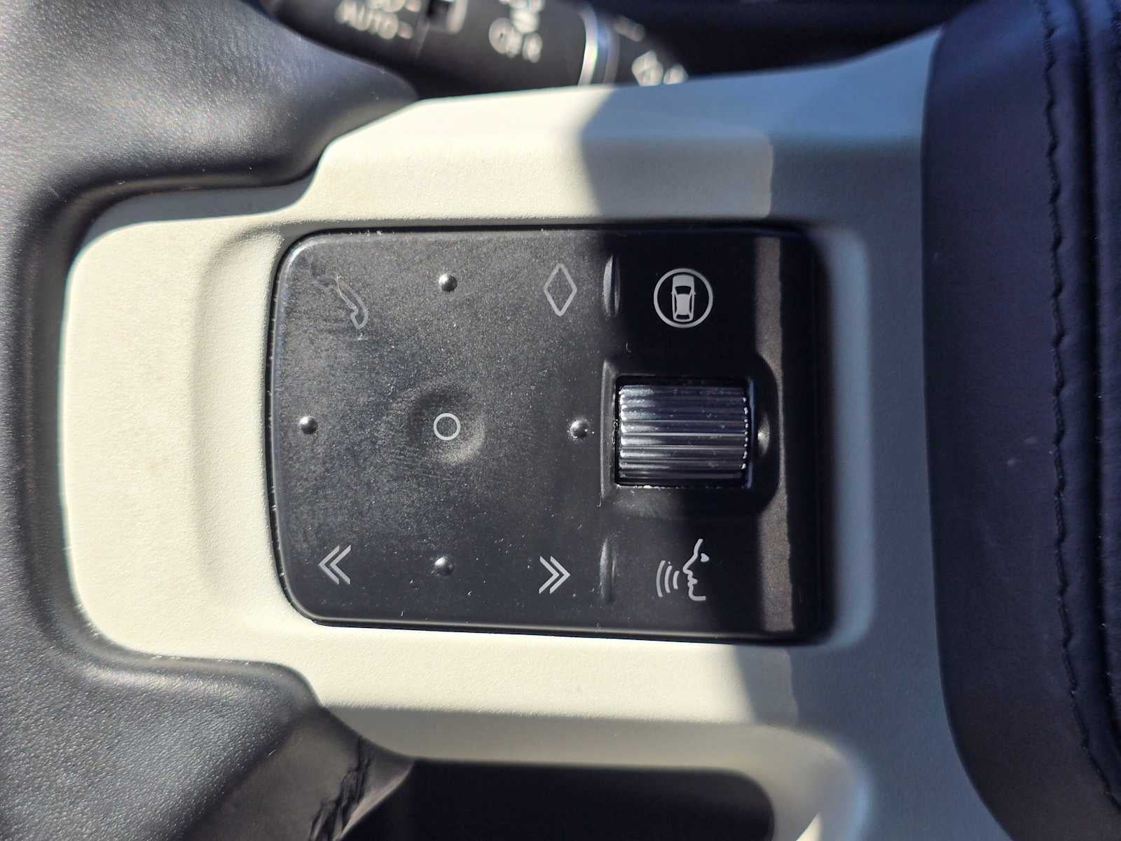 2024 Land Rover Defender X-Dynamic SE 130 P400