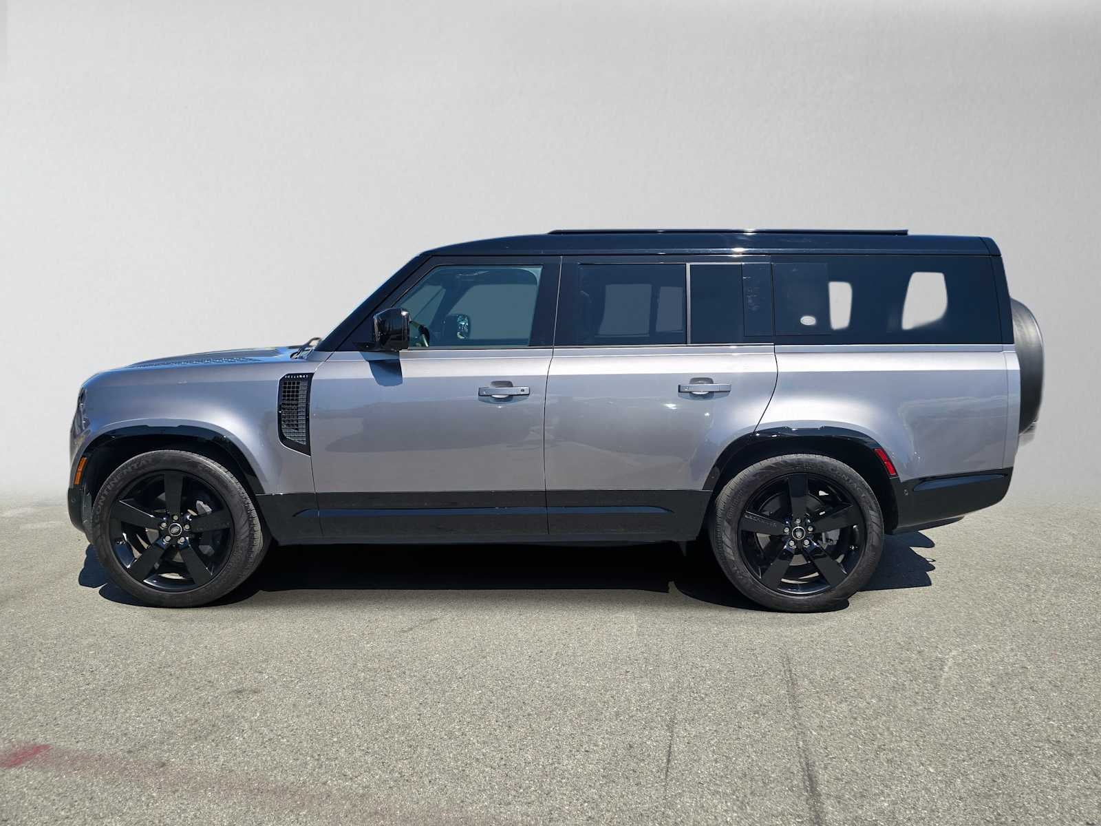 2024 Land Rover Defender X-Dynamic SE 130 P400