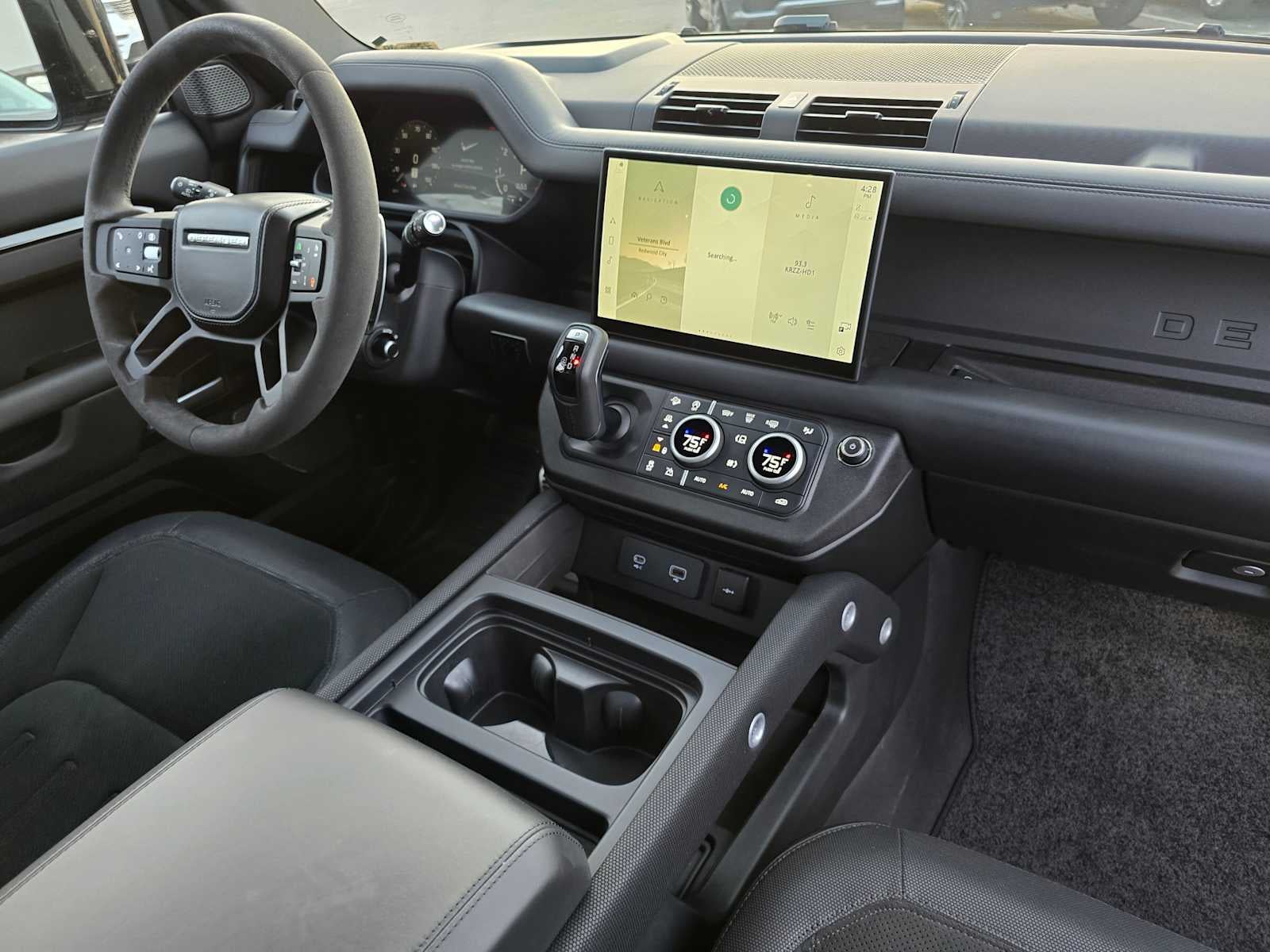 2024 Land Rover Defender V8 90 P525