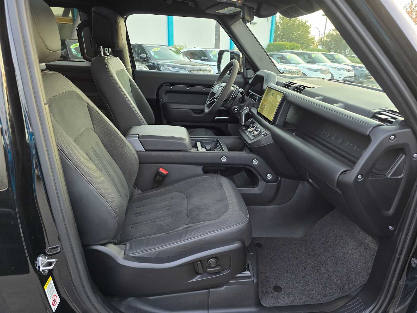 2024 Land Rover Defender V8 90 P525