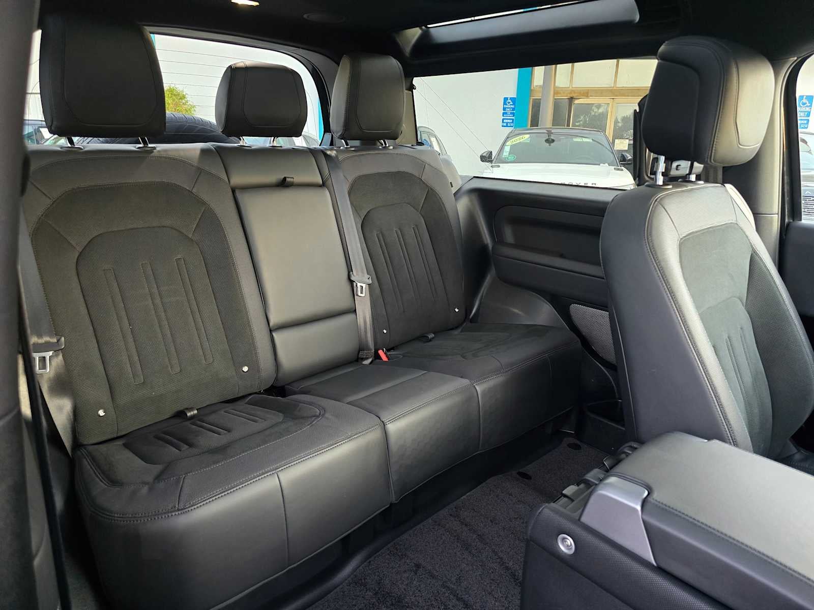 2024 Land Rover Defender V8 90 P525