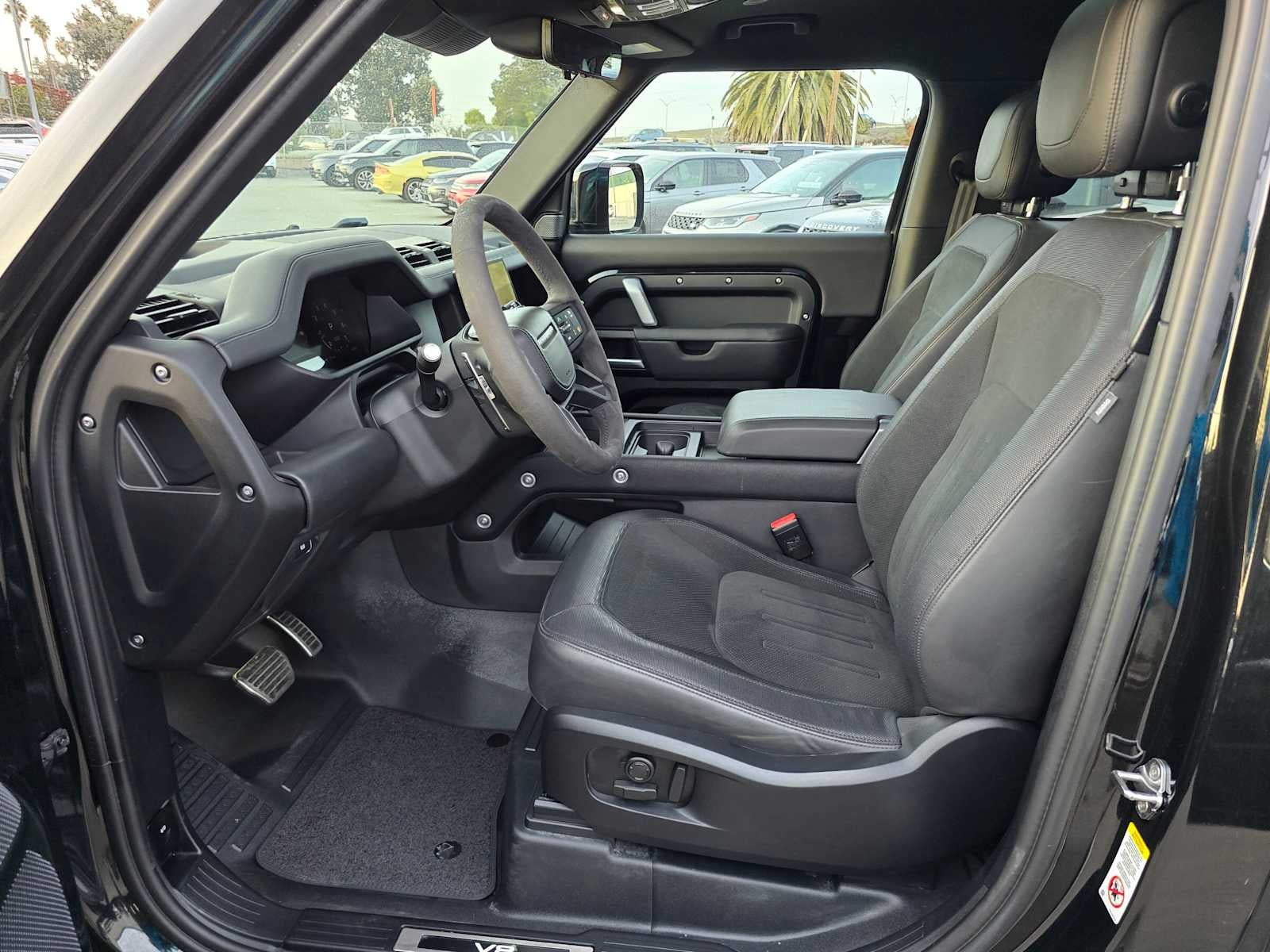 2024 Land Rover Defender V8 90 P525