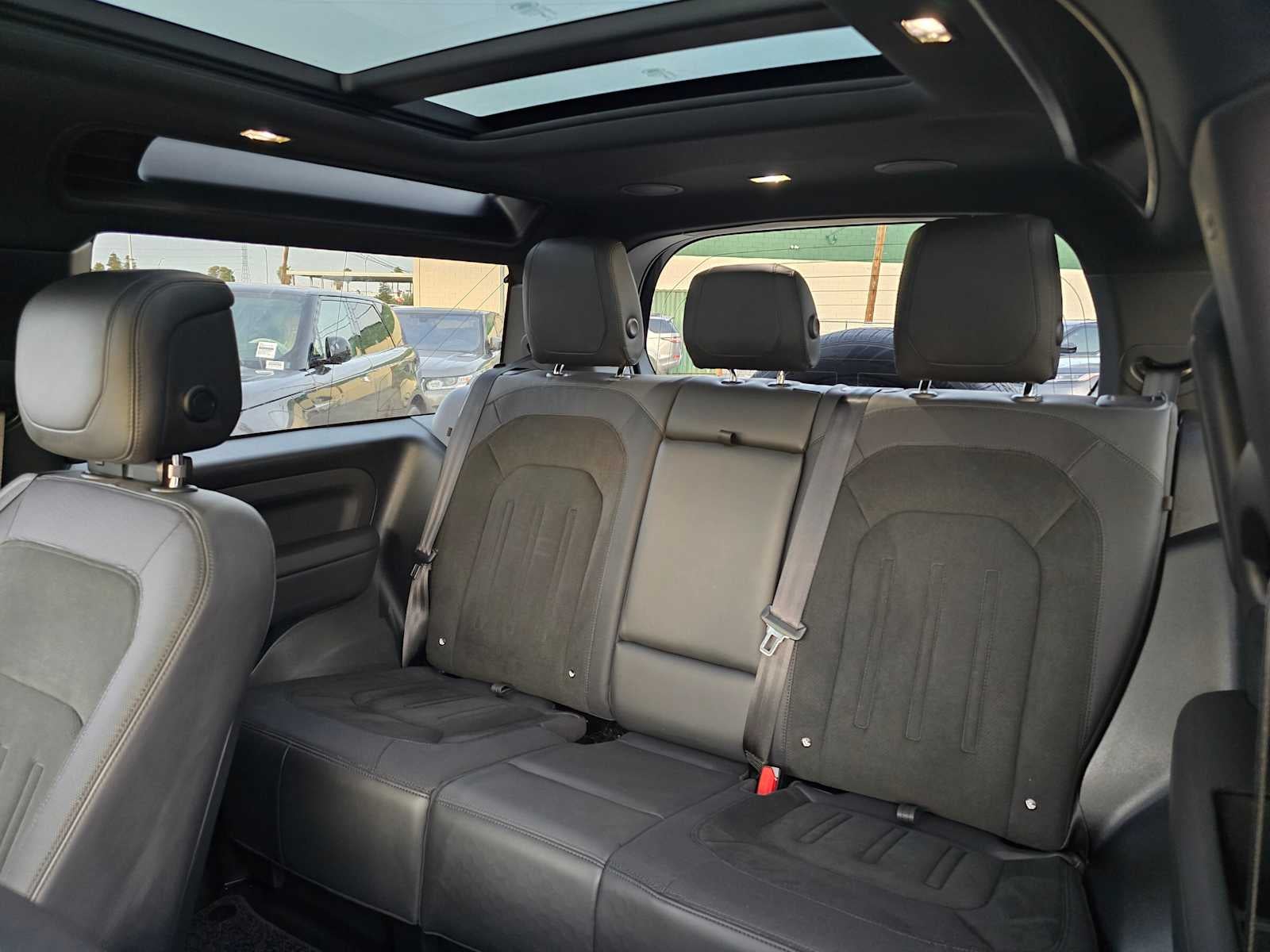 2024 Land Rover Defender V8 90 P525