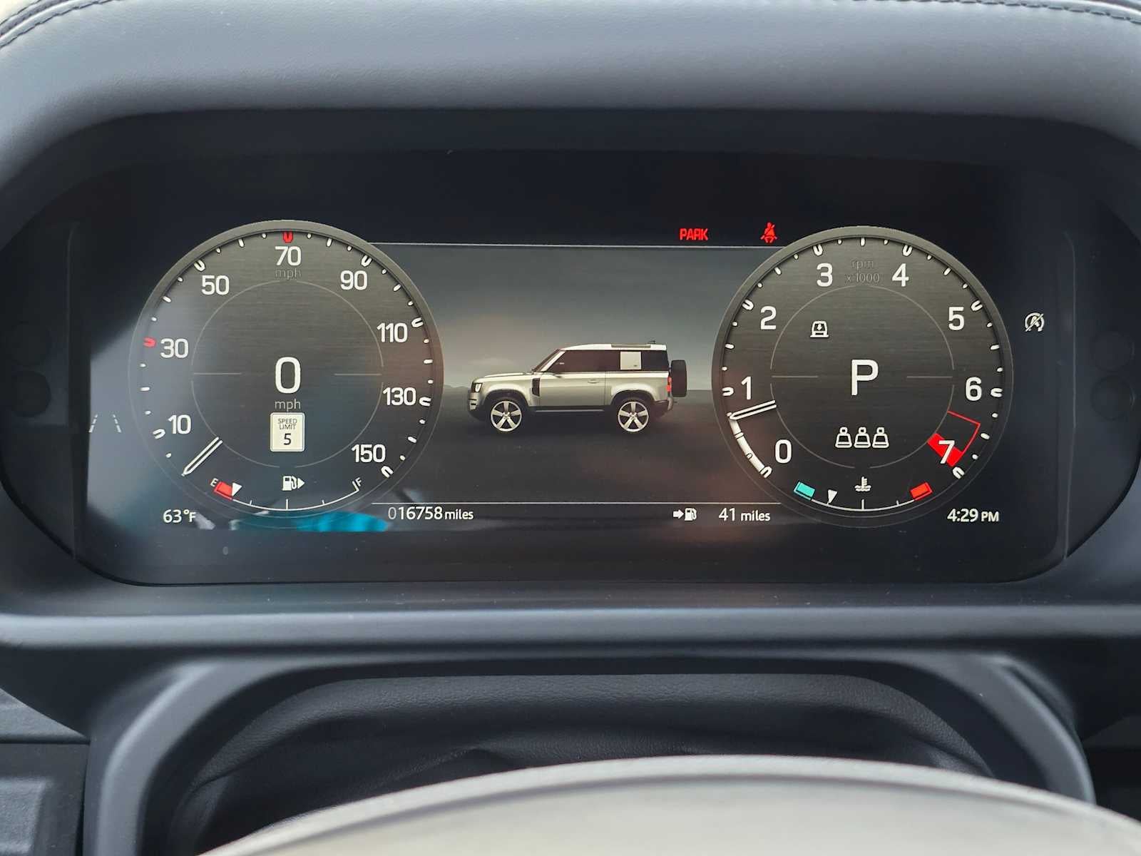 2024 Land Rover Defender V8 90 P525