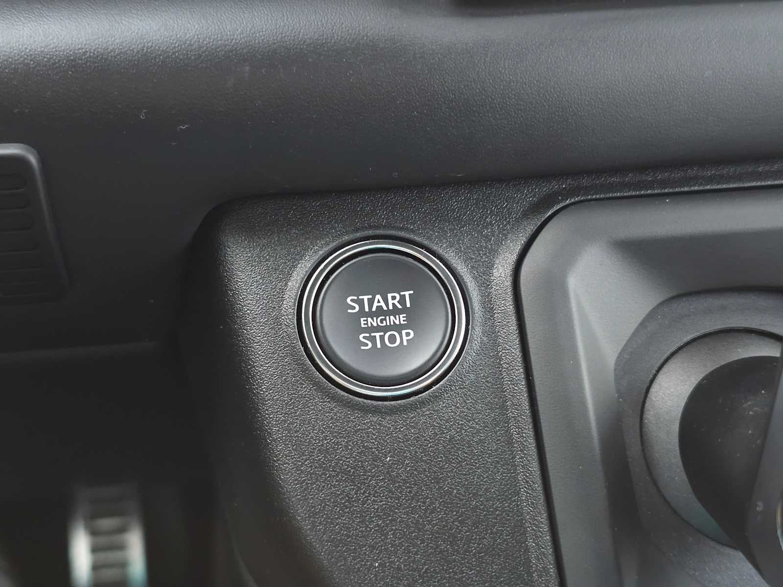 2024 Land Rover Defender V8 90 P525