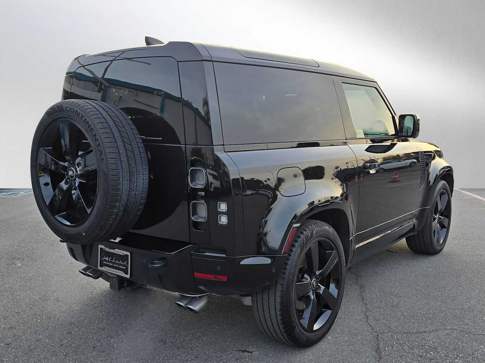 2024 Land Rover Defender V8 90 P525