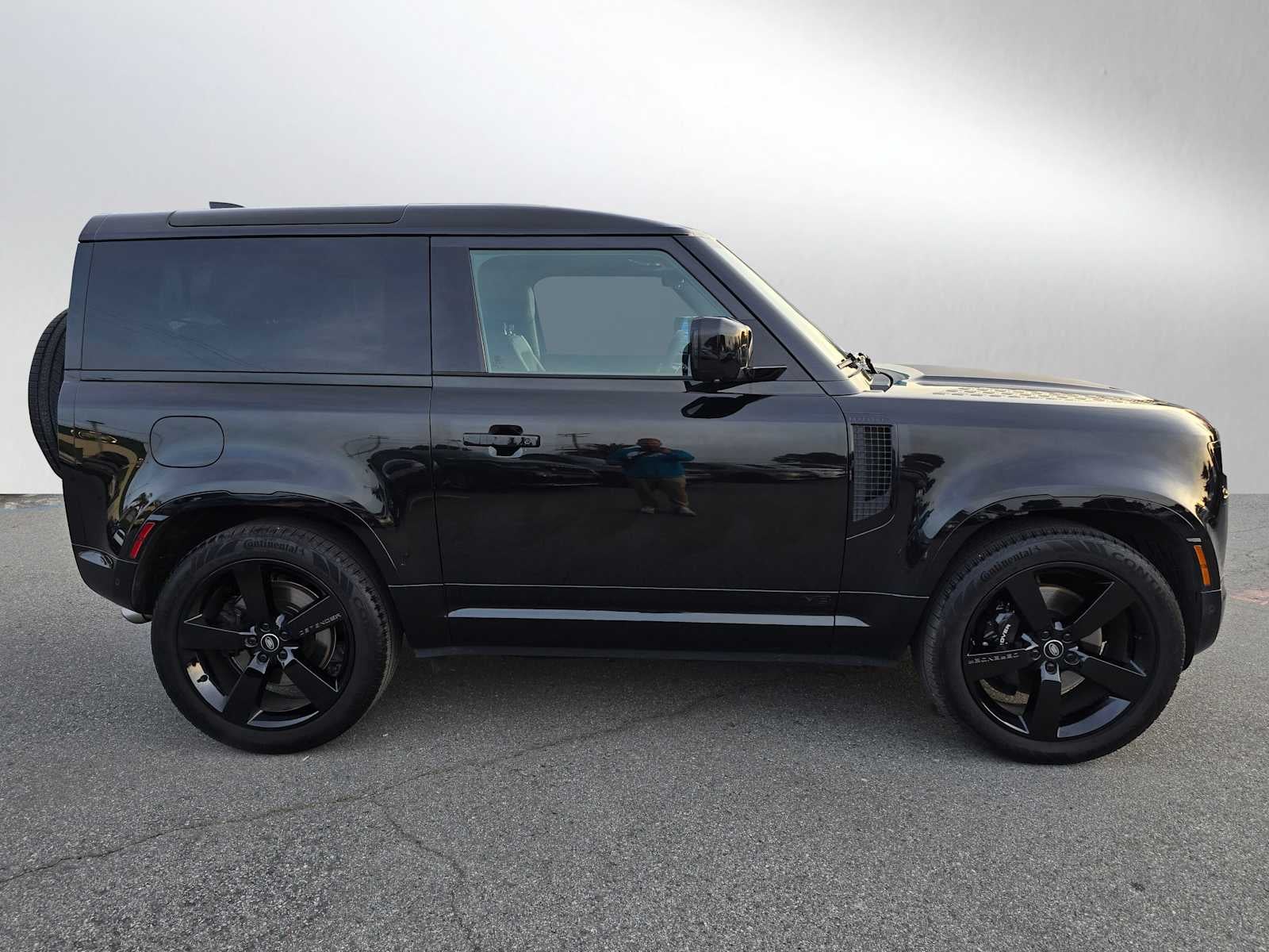 2024 Land Rover Defender V8 90 P525