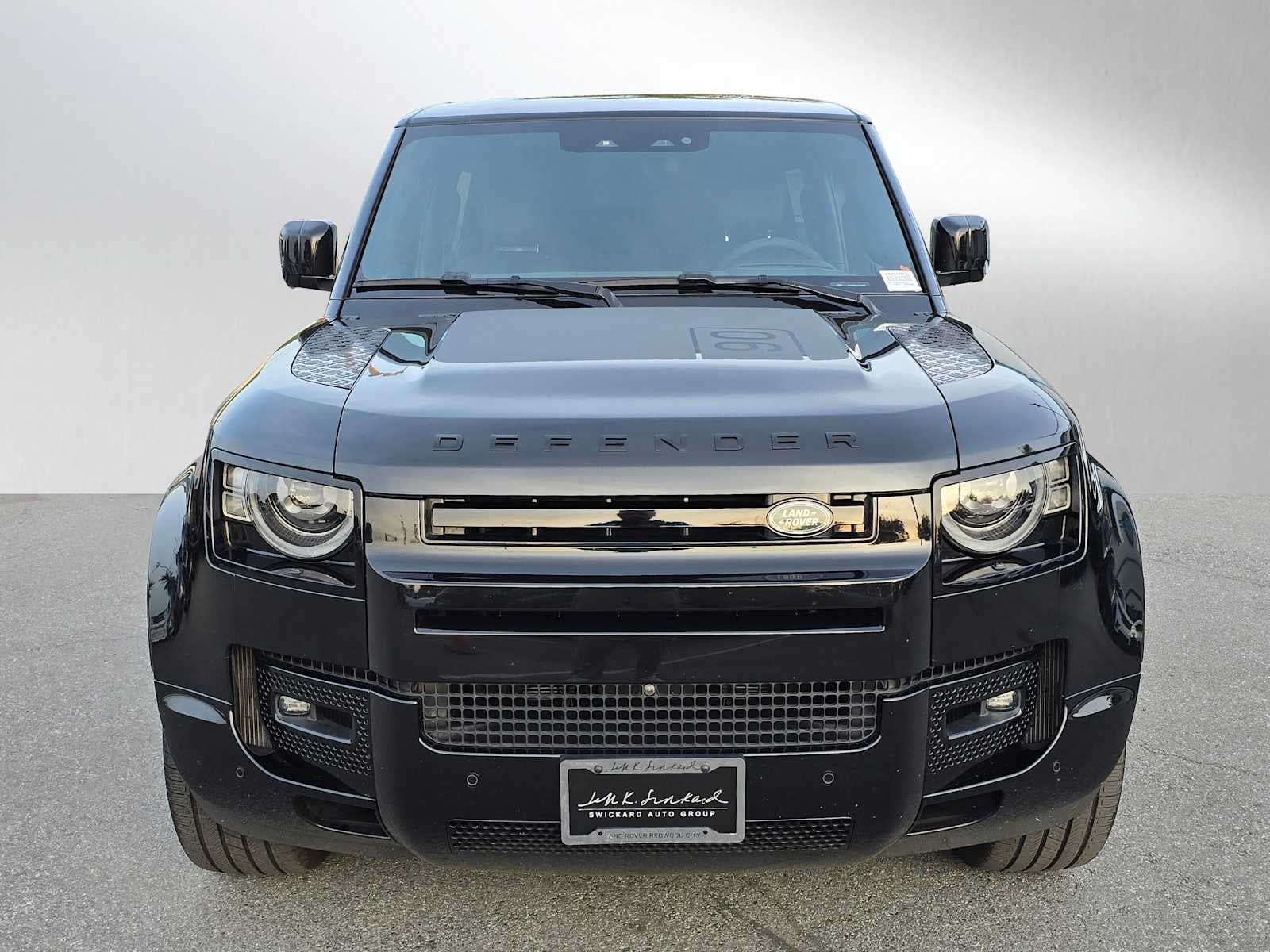 2024 Land Rover Defender V8 90 P525