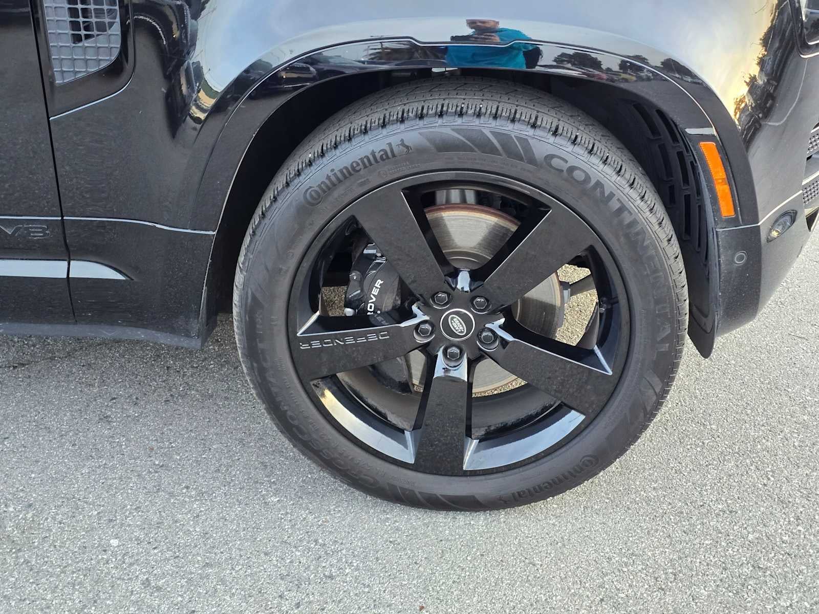 2024 Land Rover Defender V8 90 P525