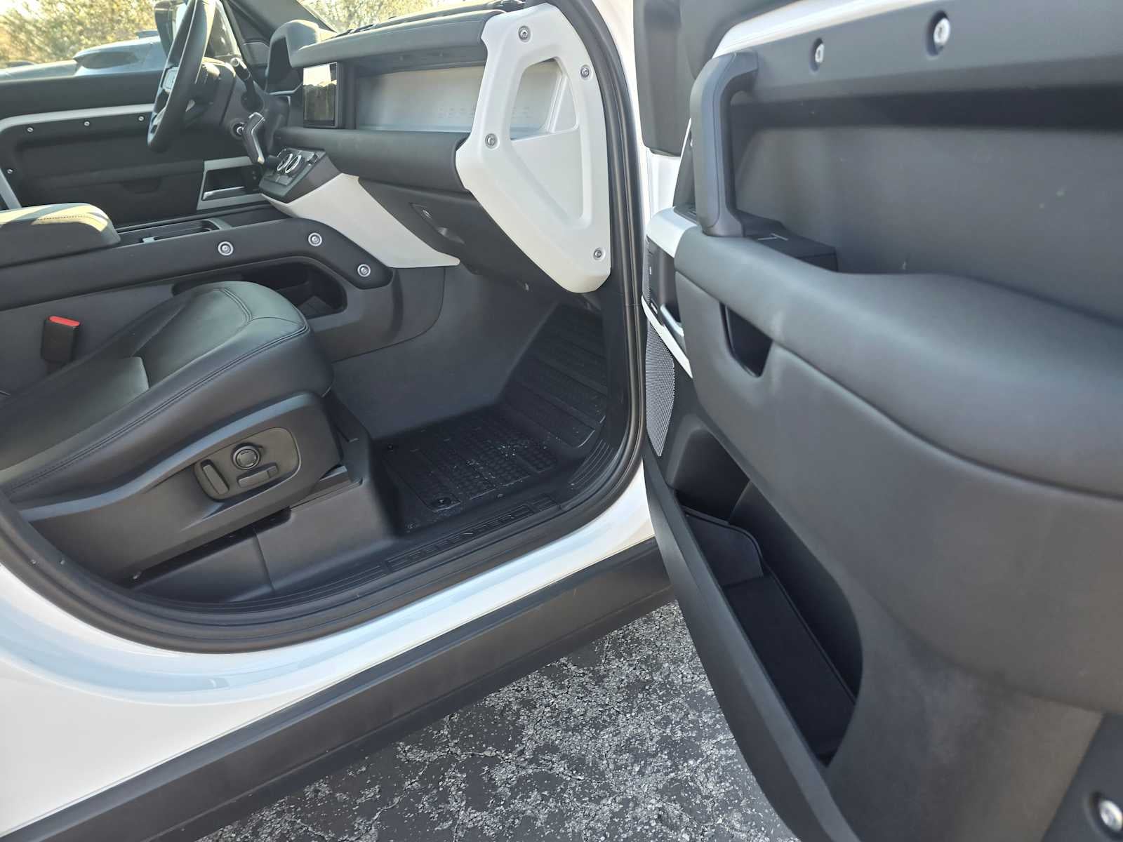 2024 Land Rover Defender S 110 P400