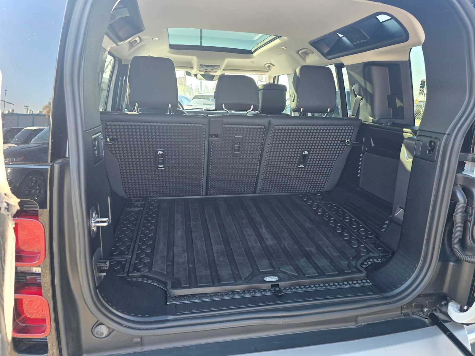 2024 Land Rover Defender S 110 P400