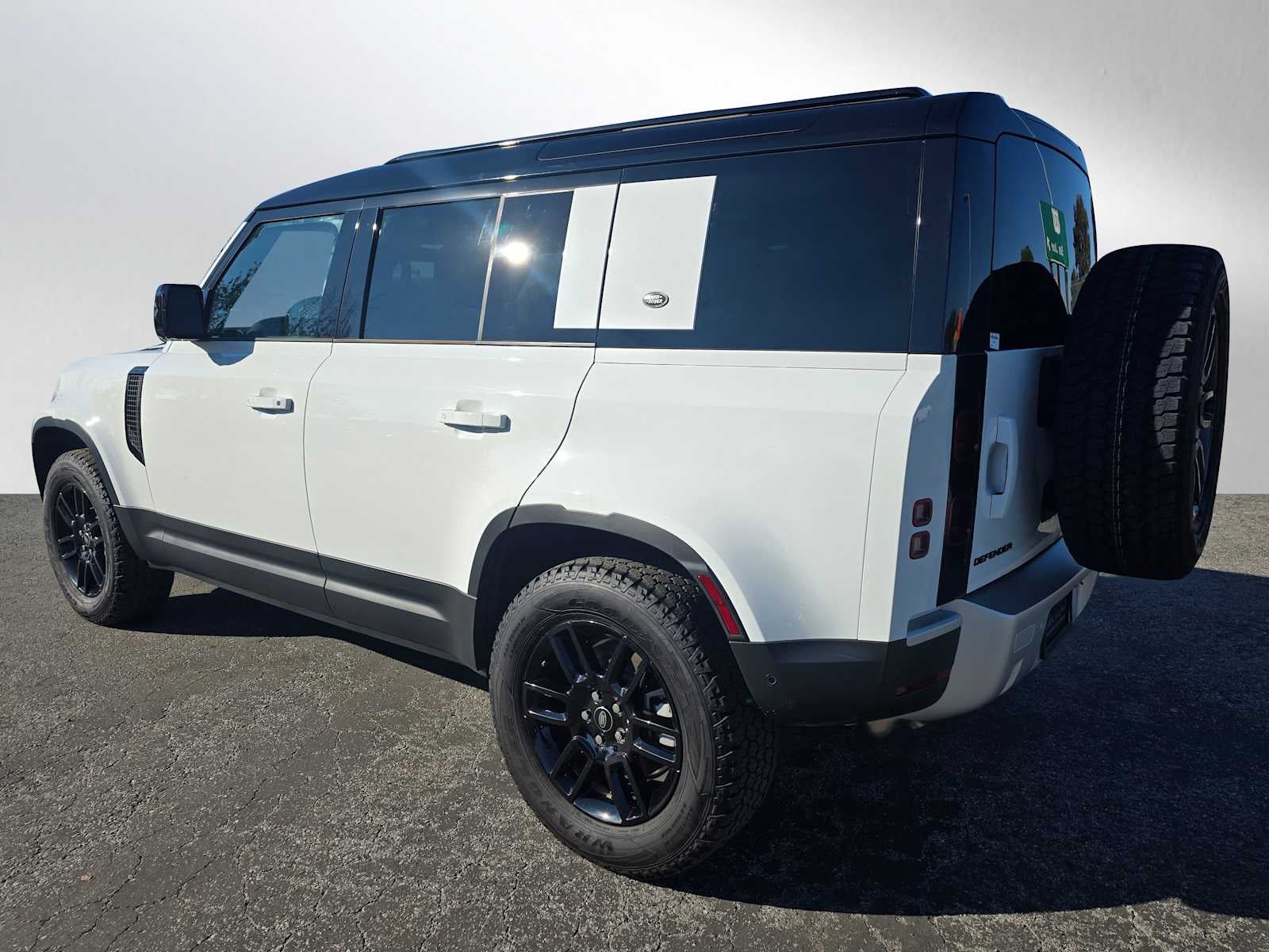 2024 Land Rover Defender S 110 P400