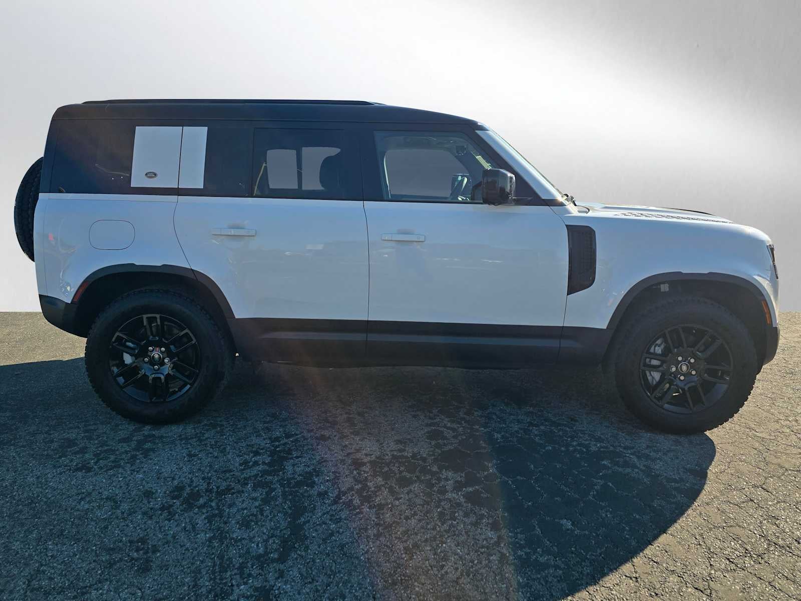 2024 Land Rover Defender S 110 P400