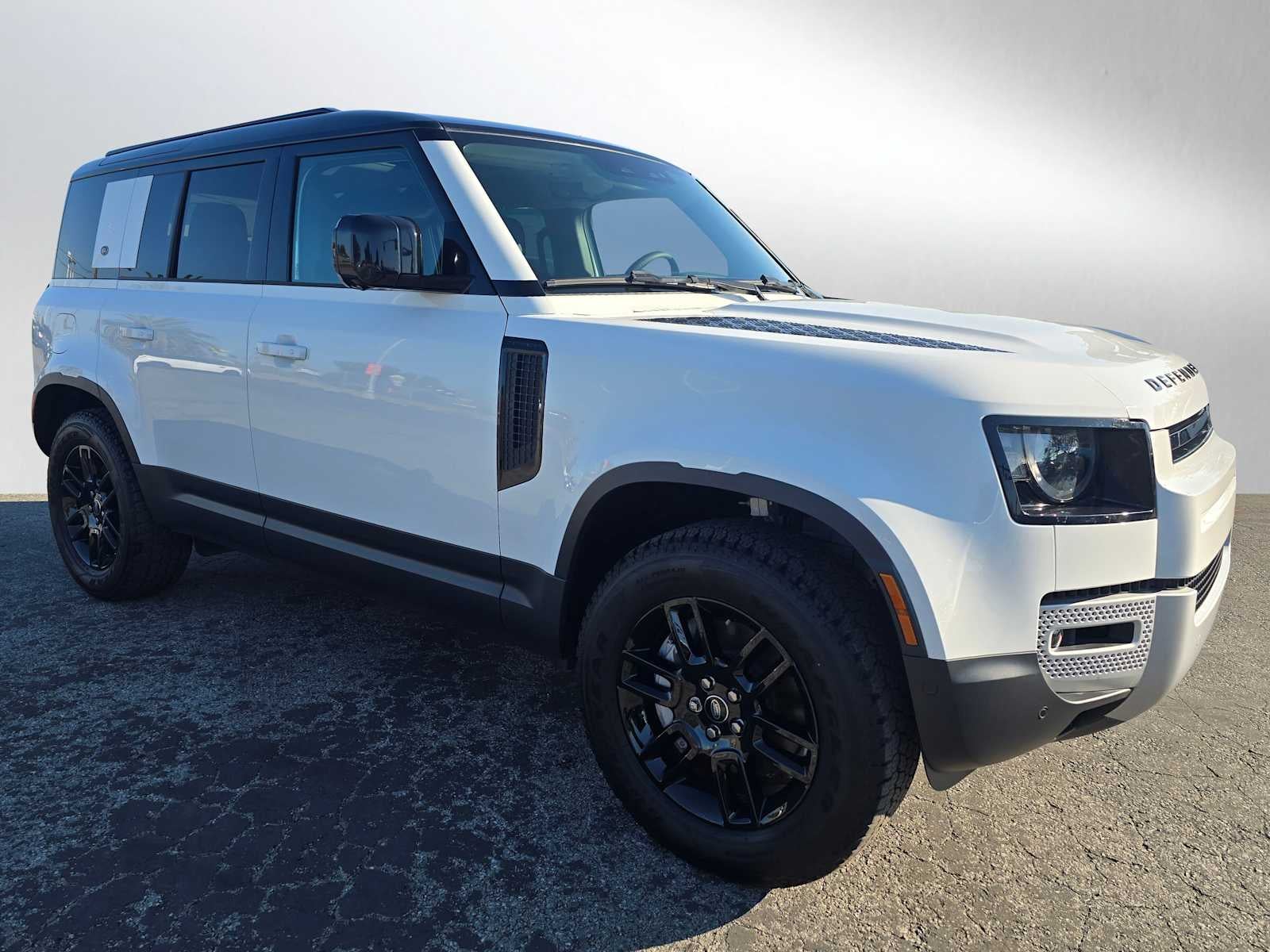 2024 Land Rover Defender S 110 P400