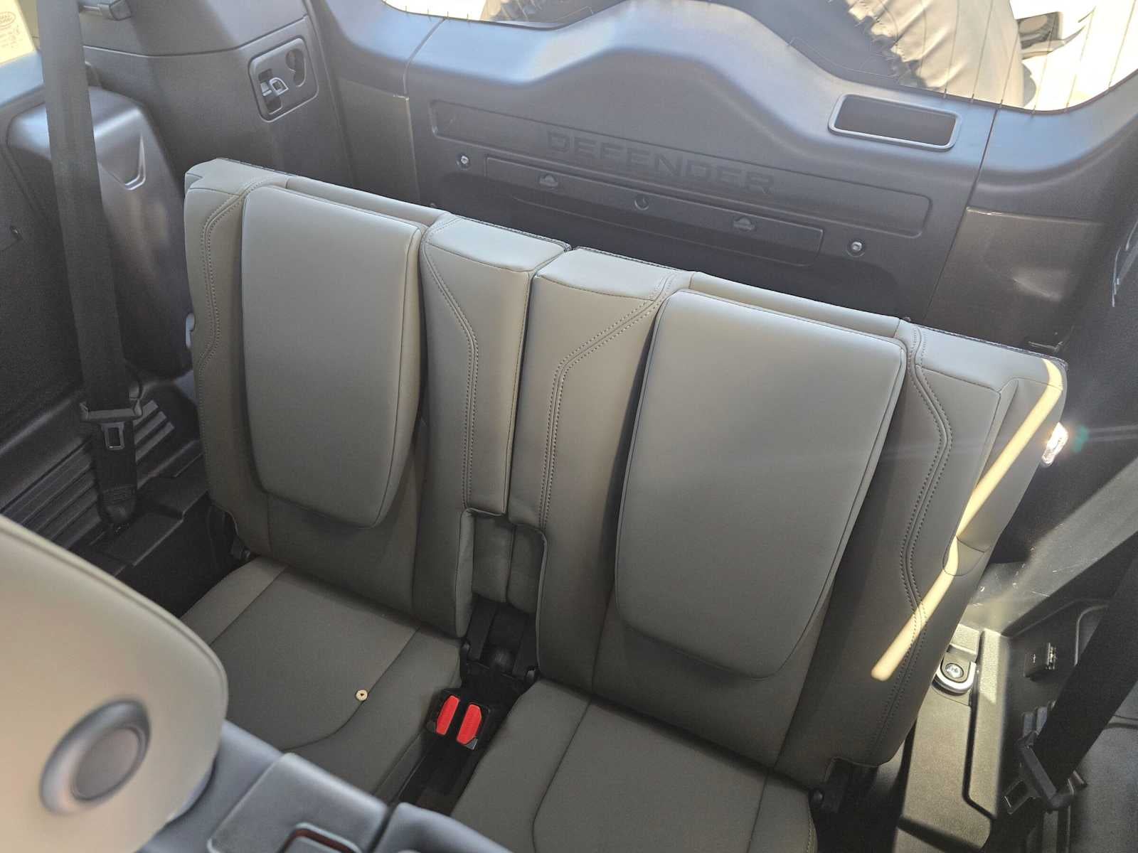 2025 Land Rover Defender S 110 P400