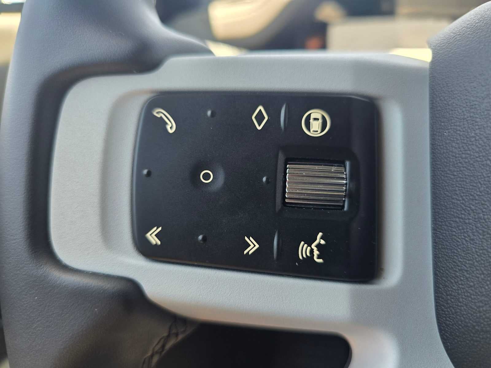 2025 Land Rover Defender S 110 P400