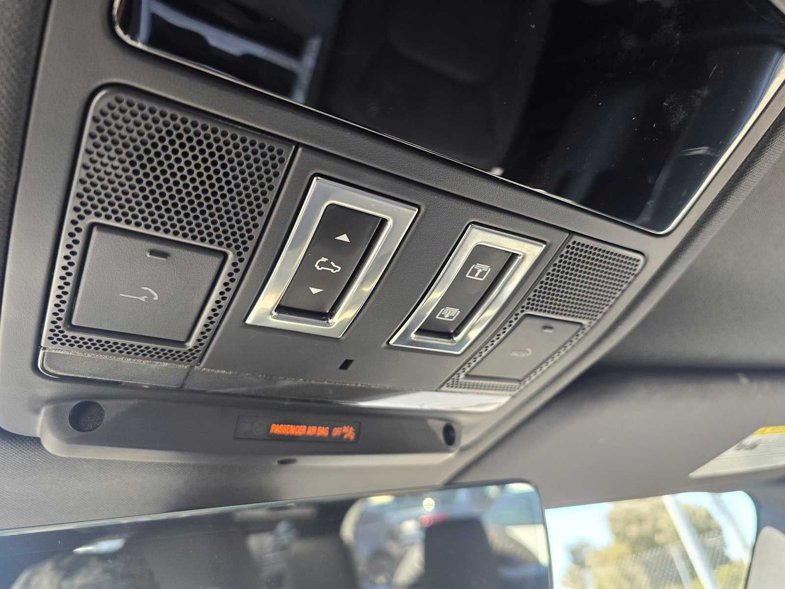 2025 Land Rover Defender S 110 P400