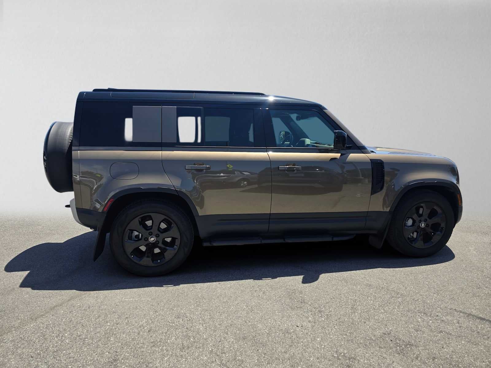 2025 Land Rover Defender S 110 P400