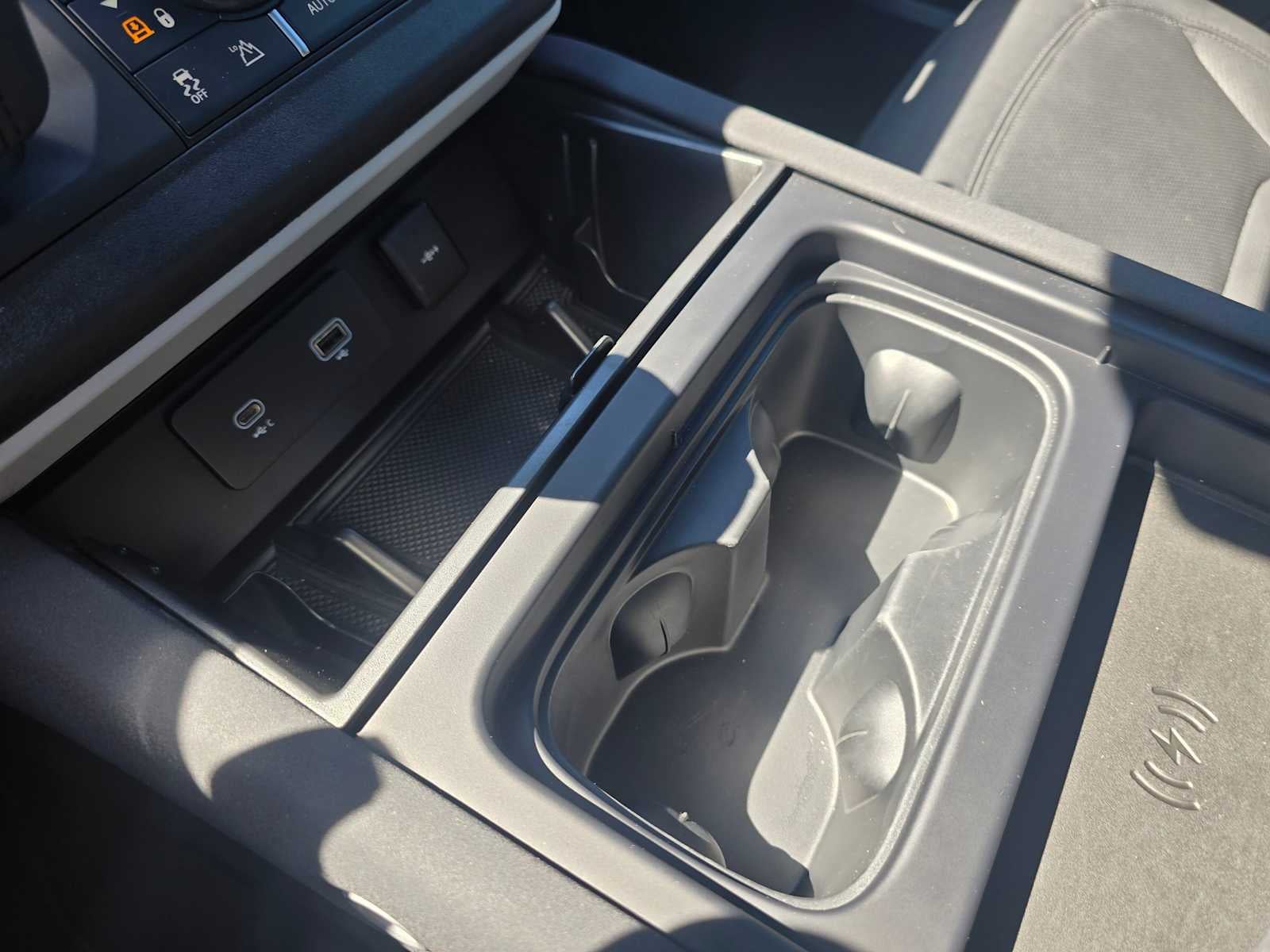 2023 Land Rover Defender SE 130 AWD