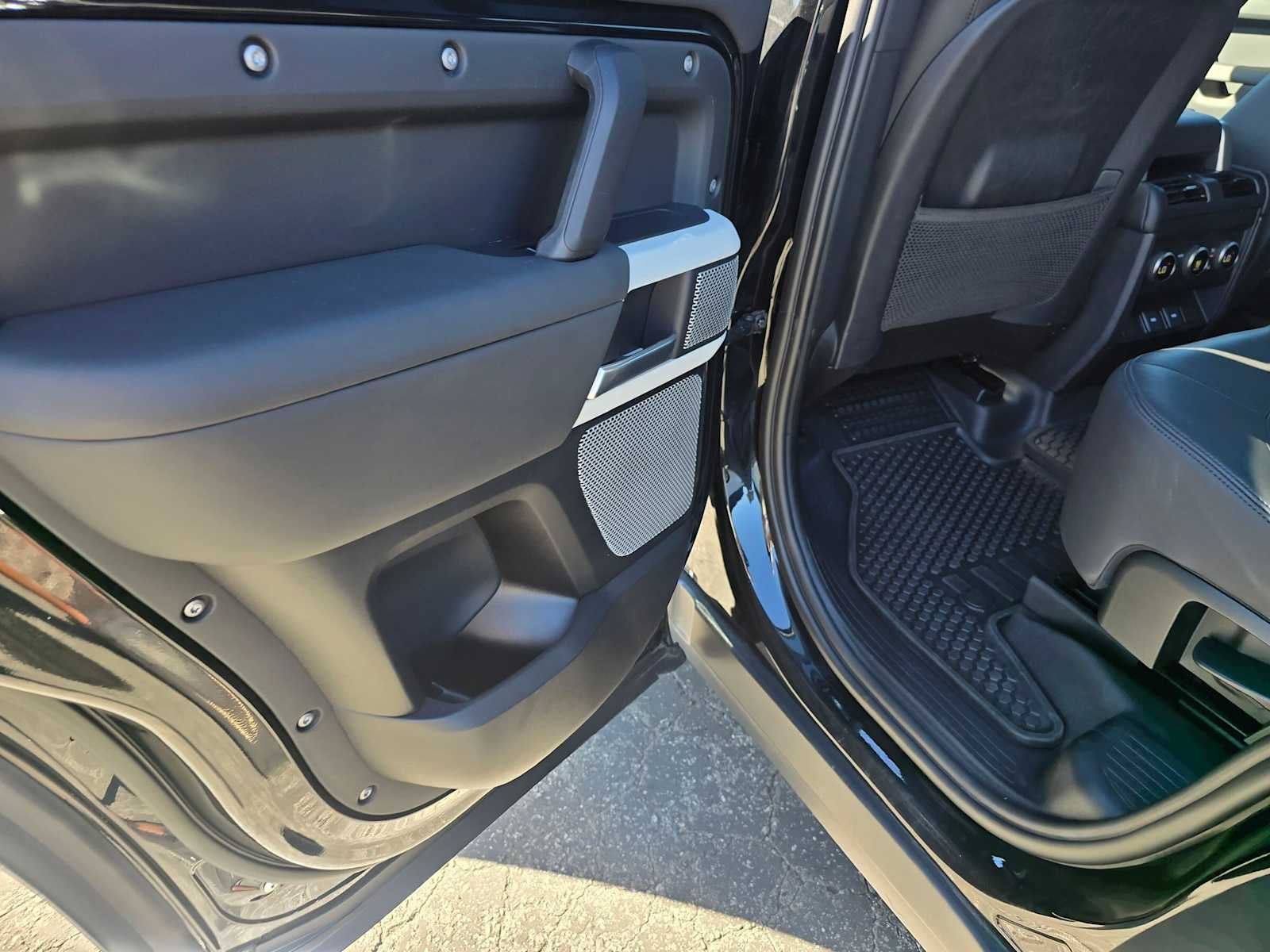 2023 Land Rover Defender SE 130 AWD