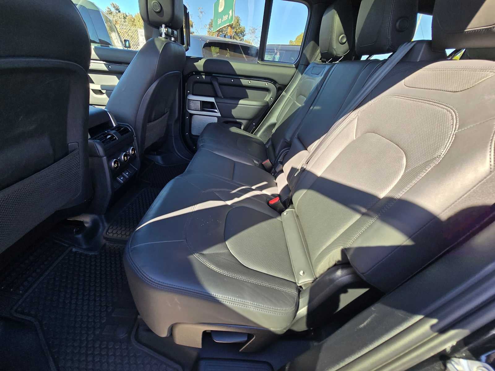 2023 Land Rover Defender SE 130 AWD