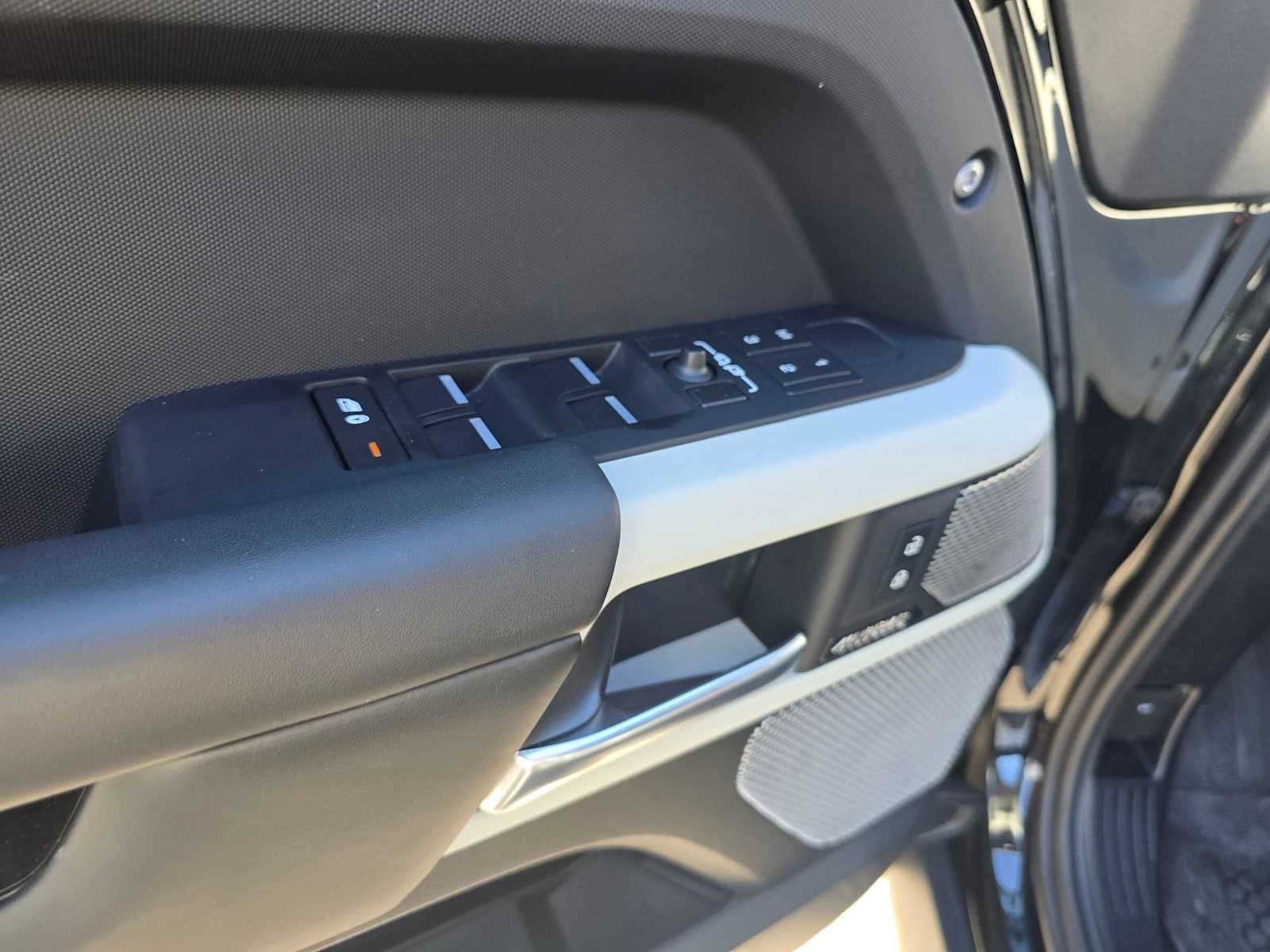 2023 Land Rover Defender SE 130 AWD