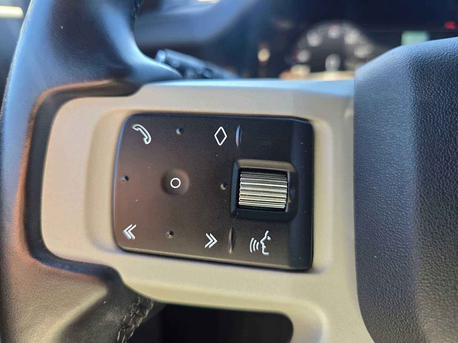 2023 Land Rover Defender SE 130 AWD