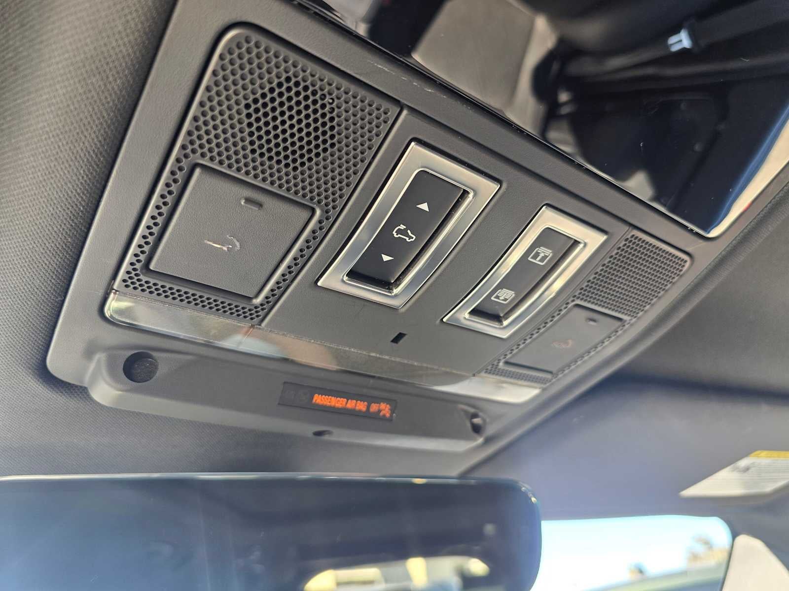 2023 Land Rover Defender SE 130 AWD