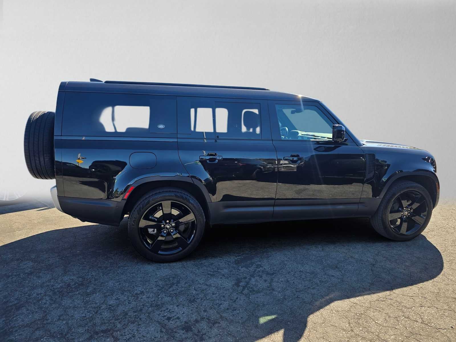 2023 Land Rover Defender SE 130 AWD