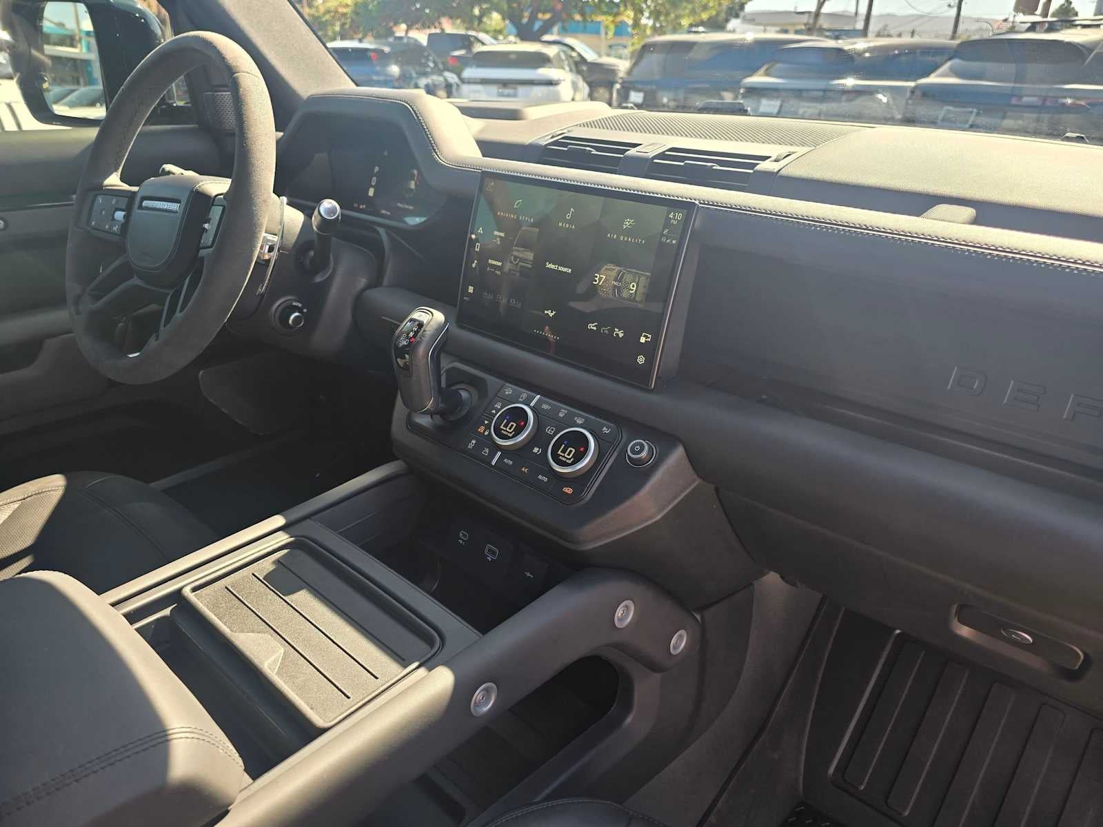 2023 Land Rover Defender V8 110 AWD