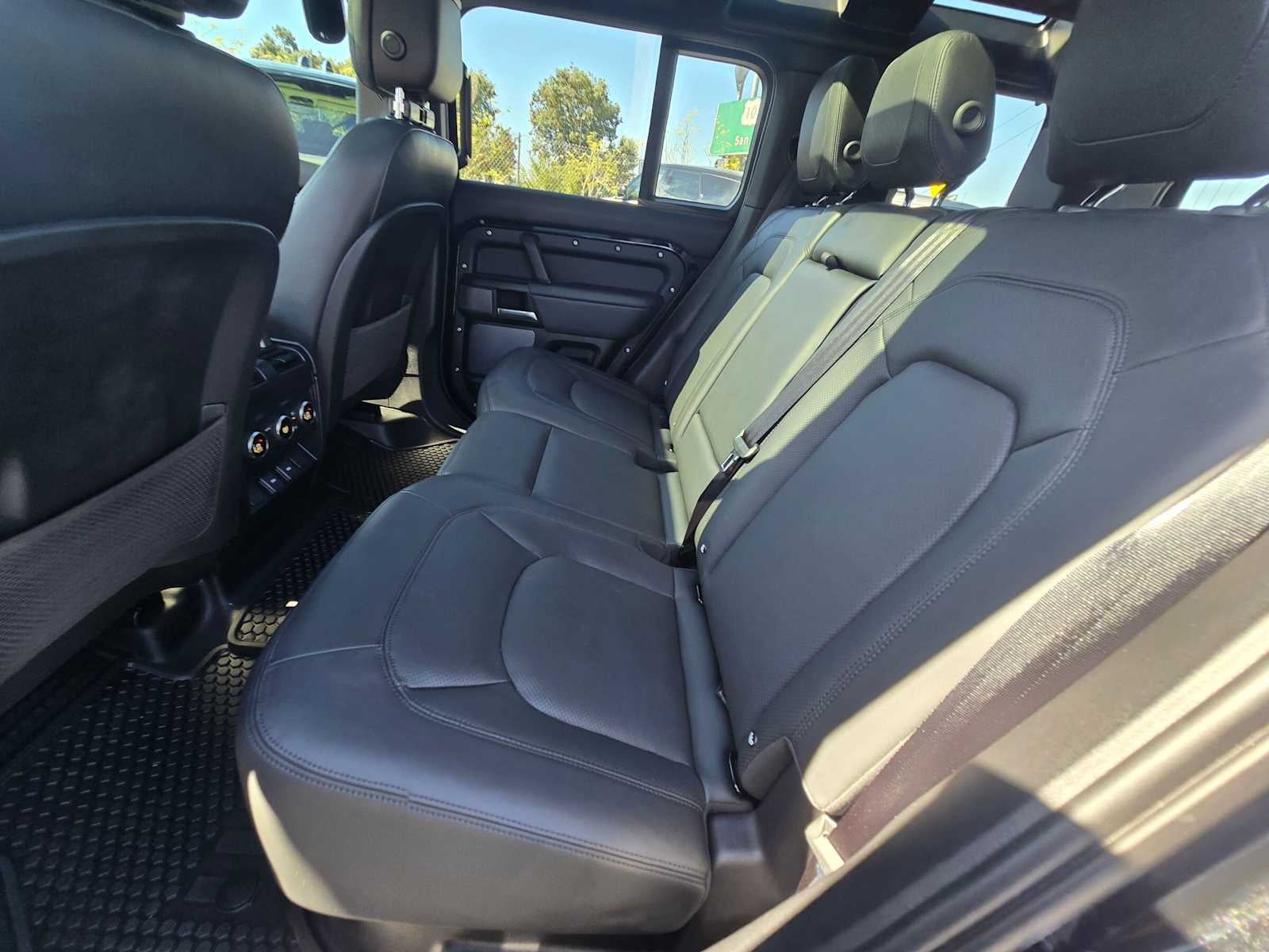 2023 Land Rover Defender V8 110 AWD